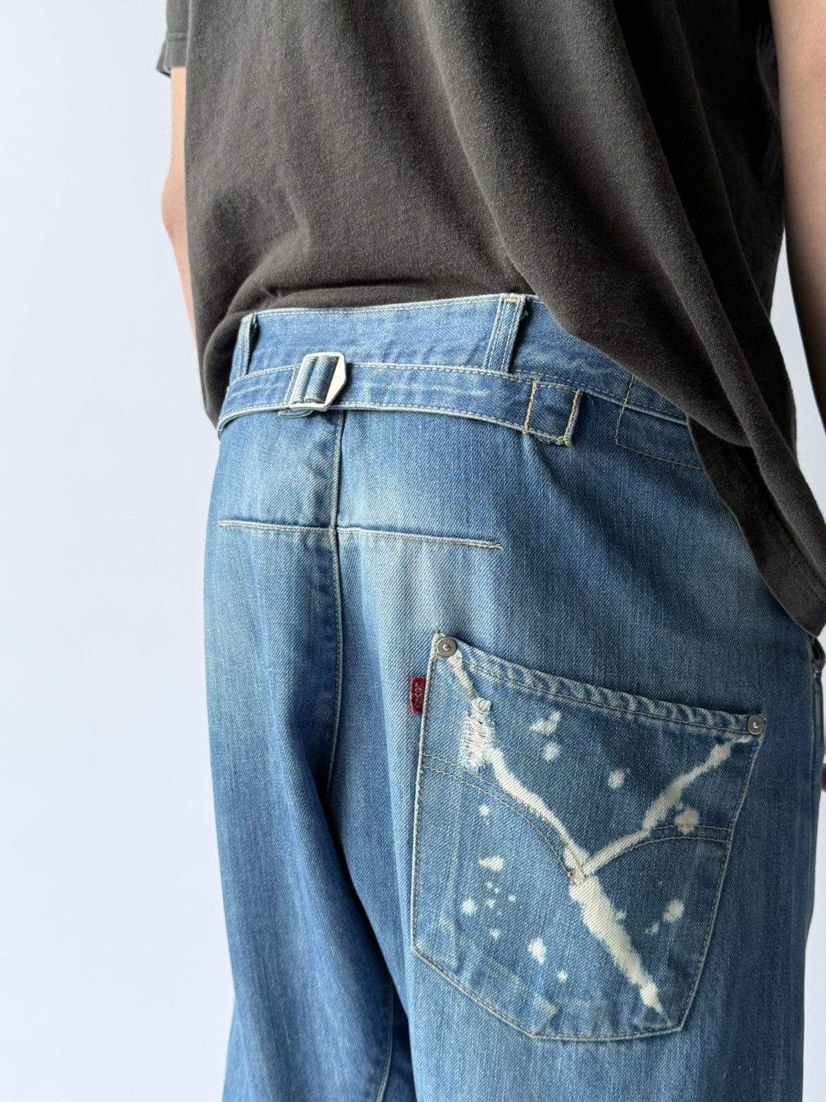 Levi's 2000s Levis Engineered Buckle Back Twisted Washed Jeans Size US 32 / EU 48 - 2 Thumbnail