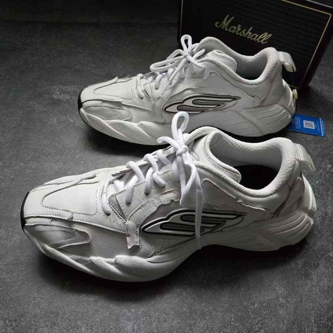 Balenciaga Balenciaga White Lowtop Sneakers 41 Men Size US 8.5 / EU 41-42 - 1 Thumbnail