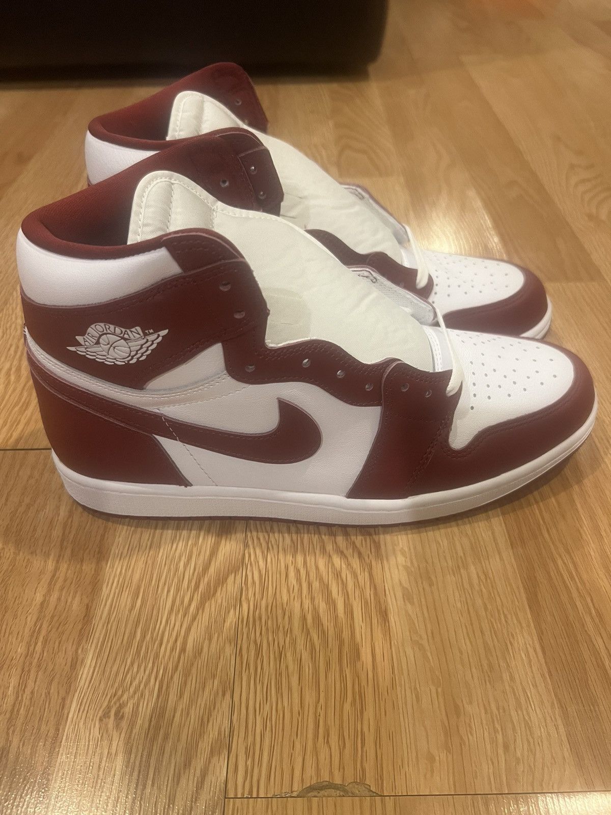 Nike Air Jordan 1 Hi OG Team Red Size US 11 / EU 44 - 6 Thumbnail