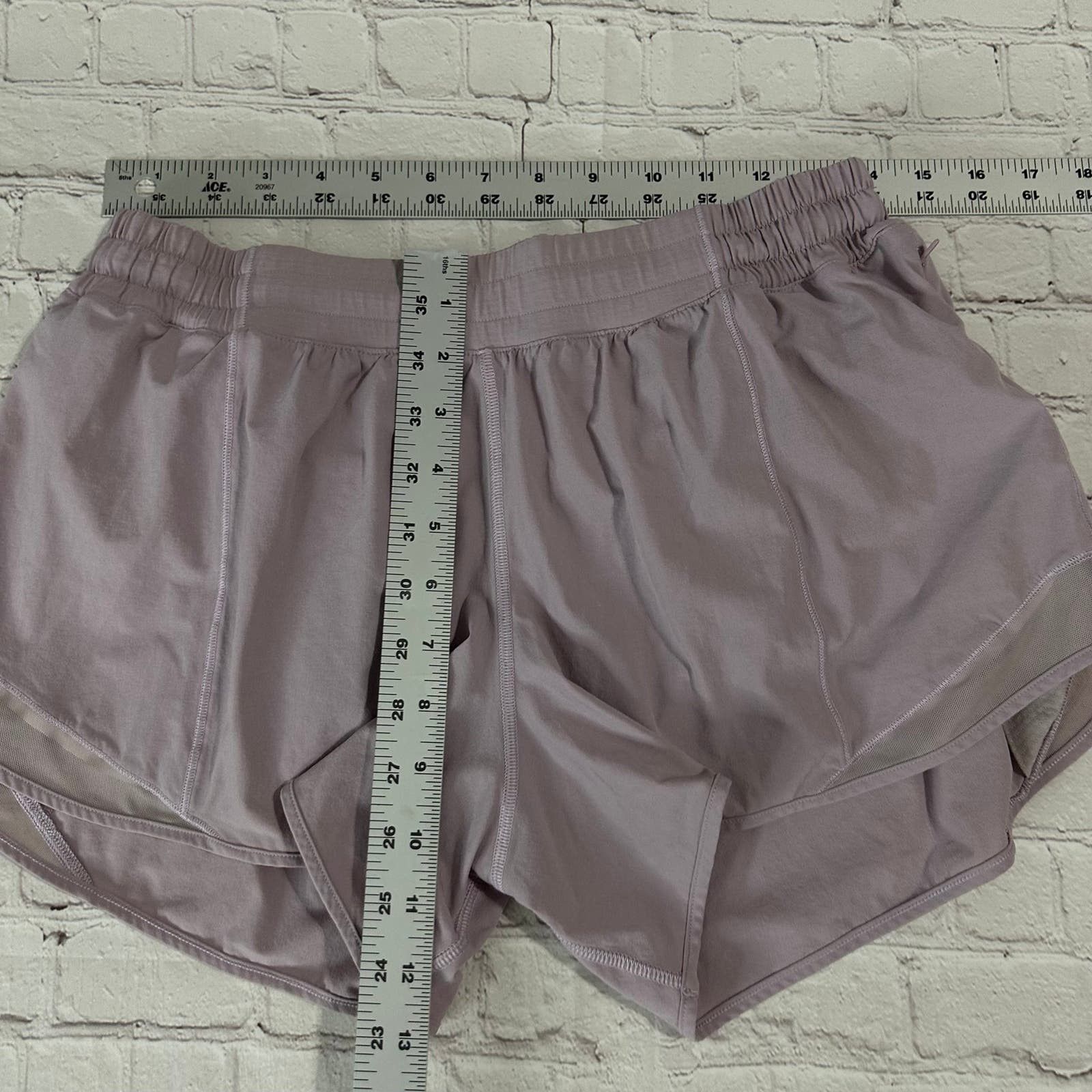 Lululemon lululemon hotty hot shorts Size 34" / US 12 / IT 48 - 1 Thumbnail