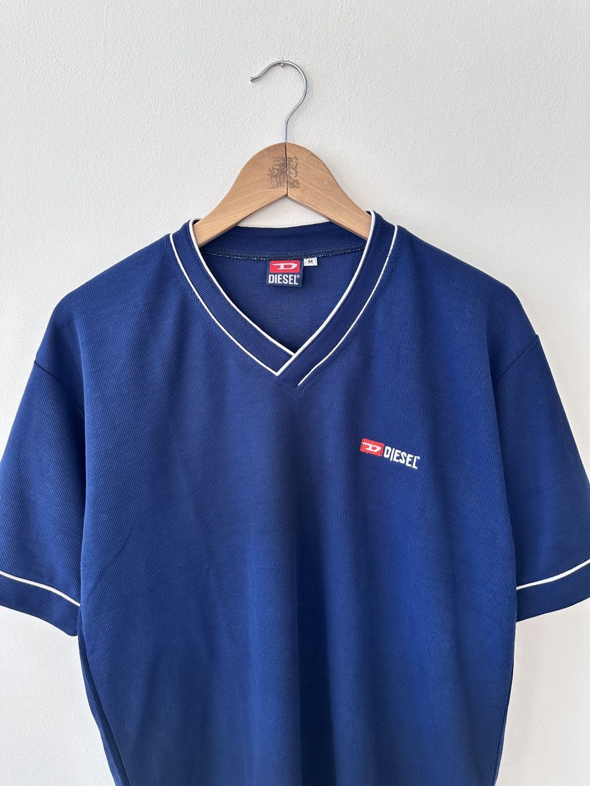 Diesel Vtg 90s DIESEL T-Shirt V-Neck White Piping Embroidered Logo Size US M / EU 48-50 / 2 - 4 Thumbnail