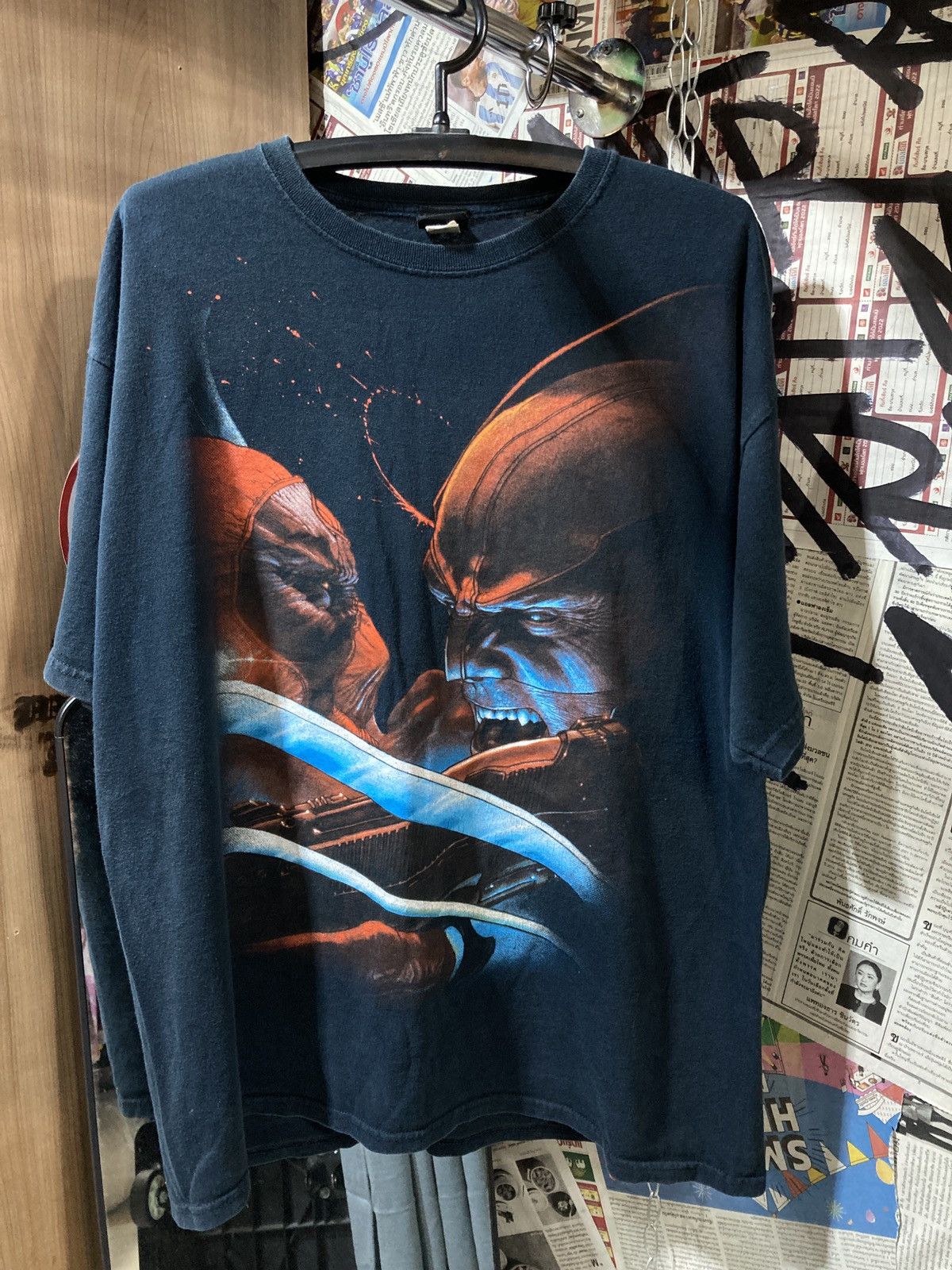 Marvel Comics × Vintage Y2K Marvel Wolverine VS Deadpool tee Size US XL / EU 56 / 4 - 1 Thumbnail