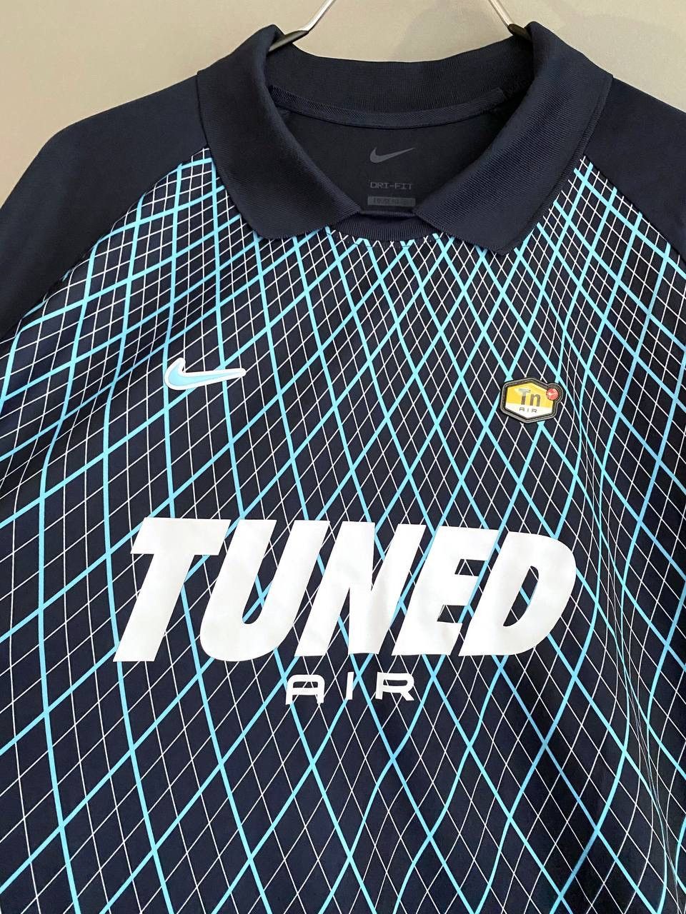 Nike Nike TN Tuned Air Men's Football Shirt, Size XL, HV6518-451 Size US XL / EU 56 / 4 - 8 Thumbnail