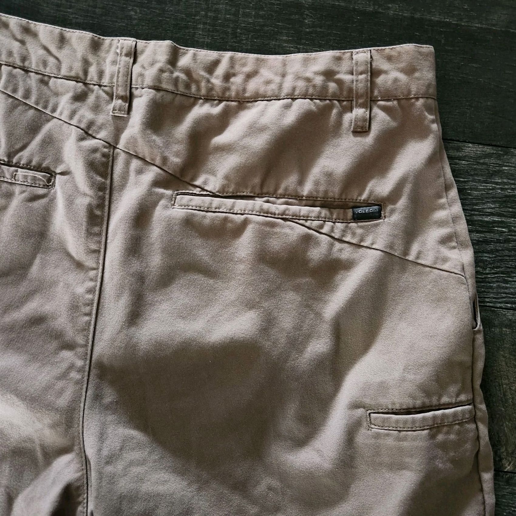 Volcom Volcom Shorts Y2K Tan Mens 34 11" Chino Skate Grunge Grade: Good Regular Size US 34 / EU 50 - 5 Thumbnail