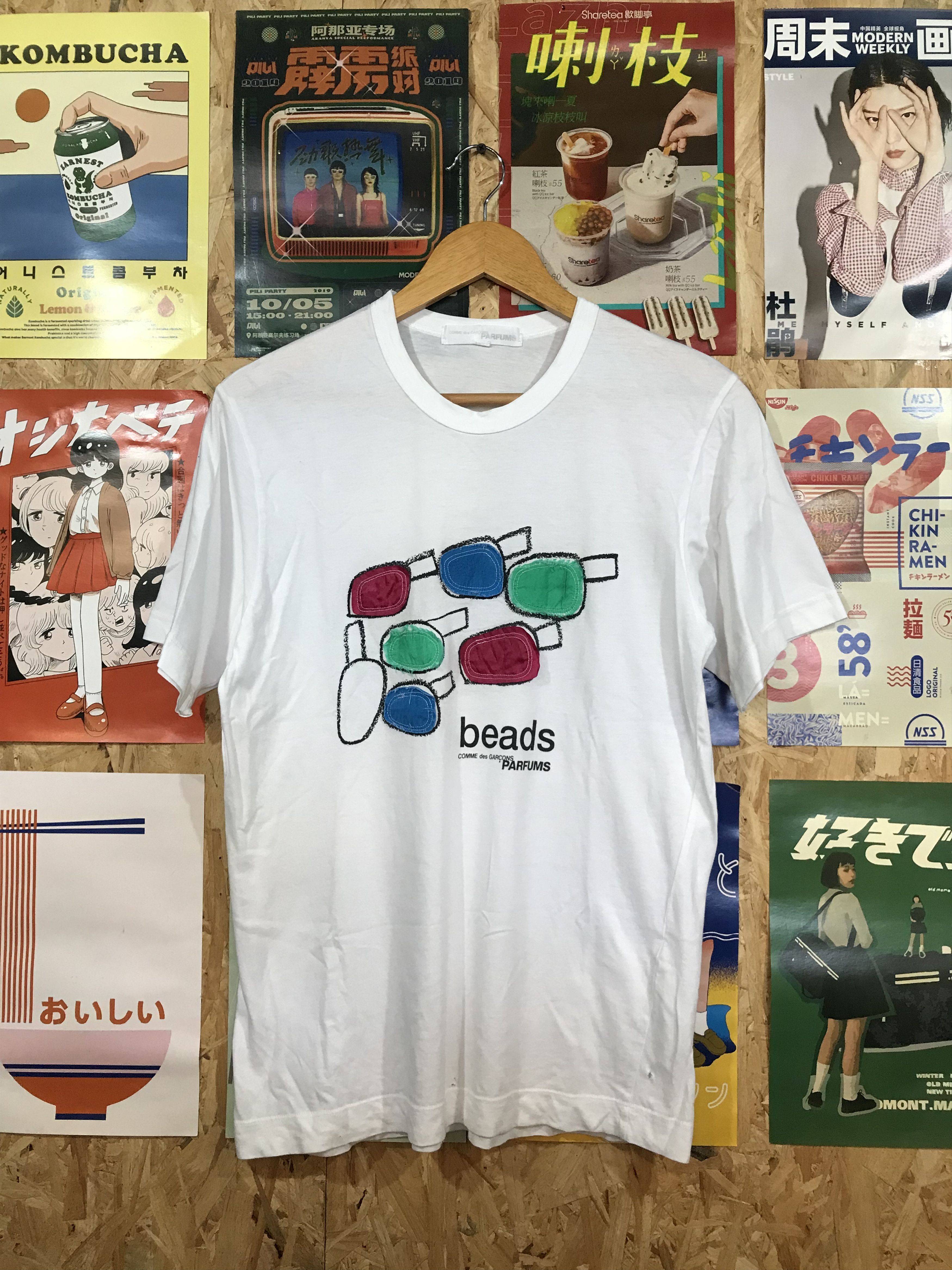 Comme des Garcons Beads Comme Des Garcons Parfums Tee Shirt Size US S / EU 44-46 / 1 - 1 Thumbnail
