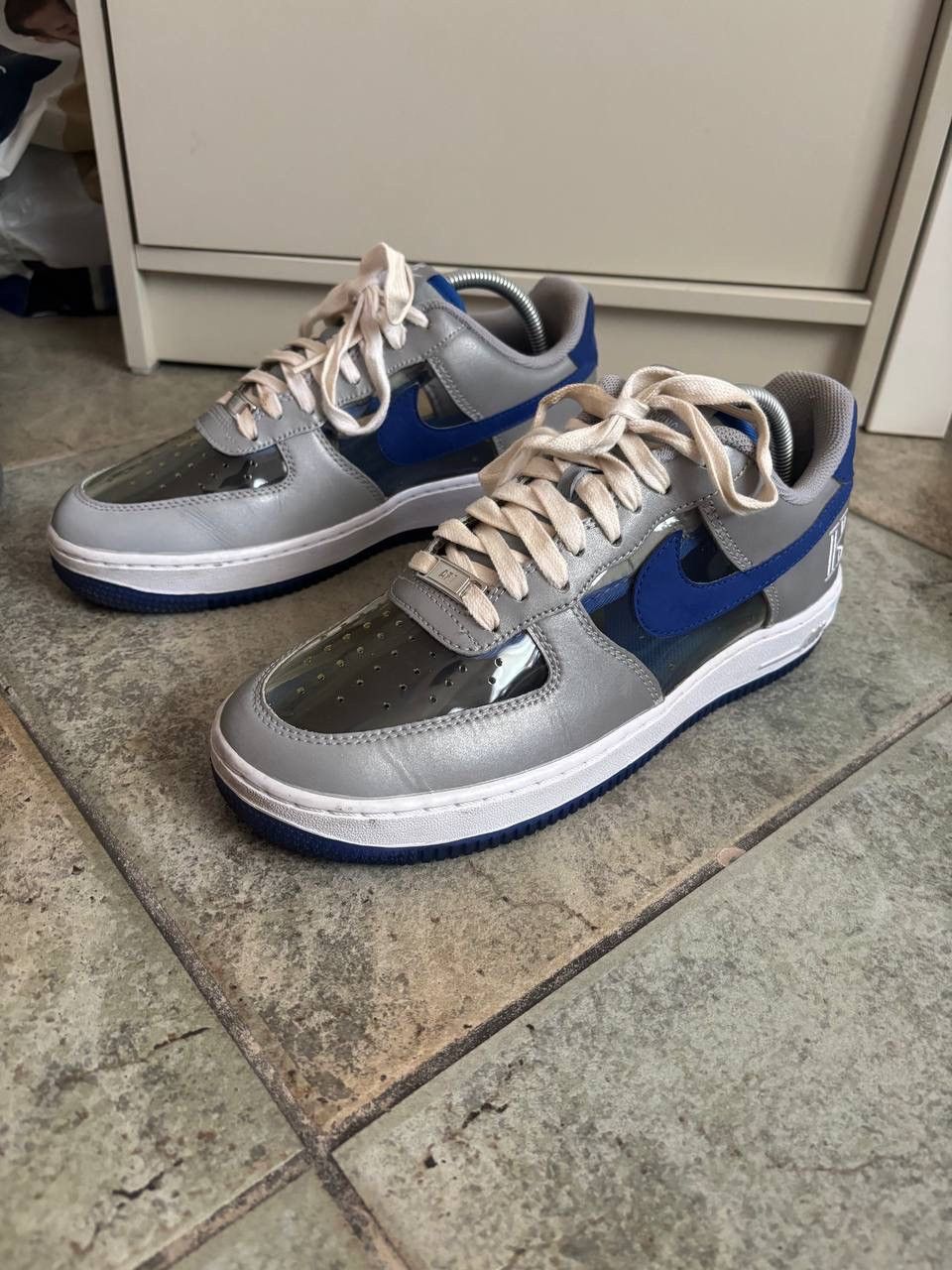 Designer × NBA × Nike Nike Air Force 1 CMFT Signature Kyrie Irving Size US 8.5 / EU 41-42 - 8 Thumbnail