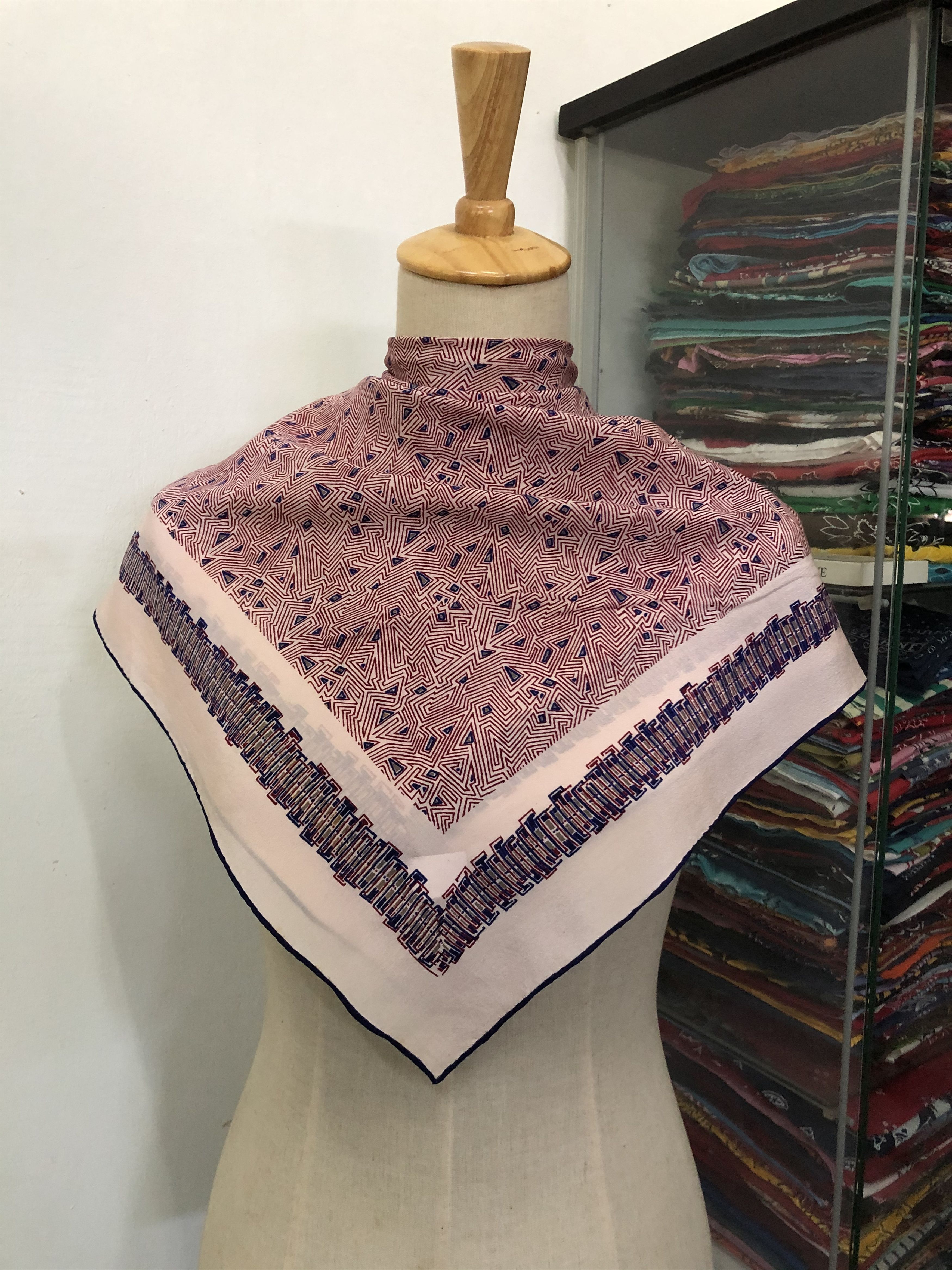 Vintage Vintage Silk Scarf Size ONE SIZE - 1 Thumbnail