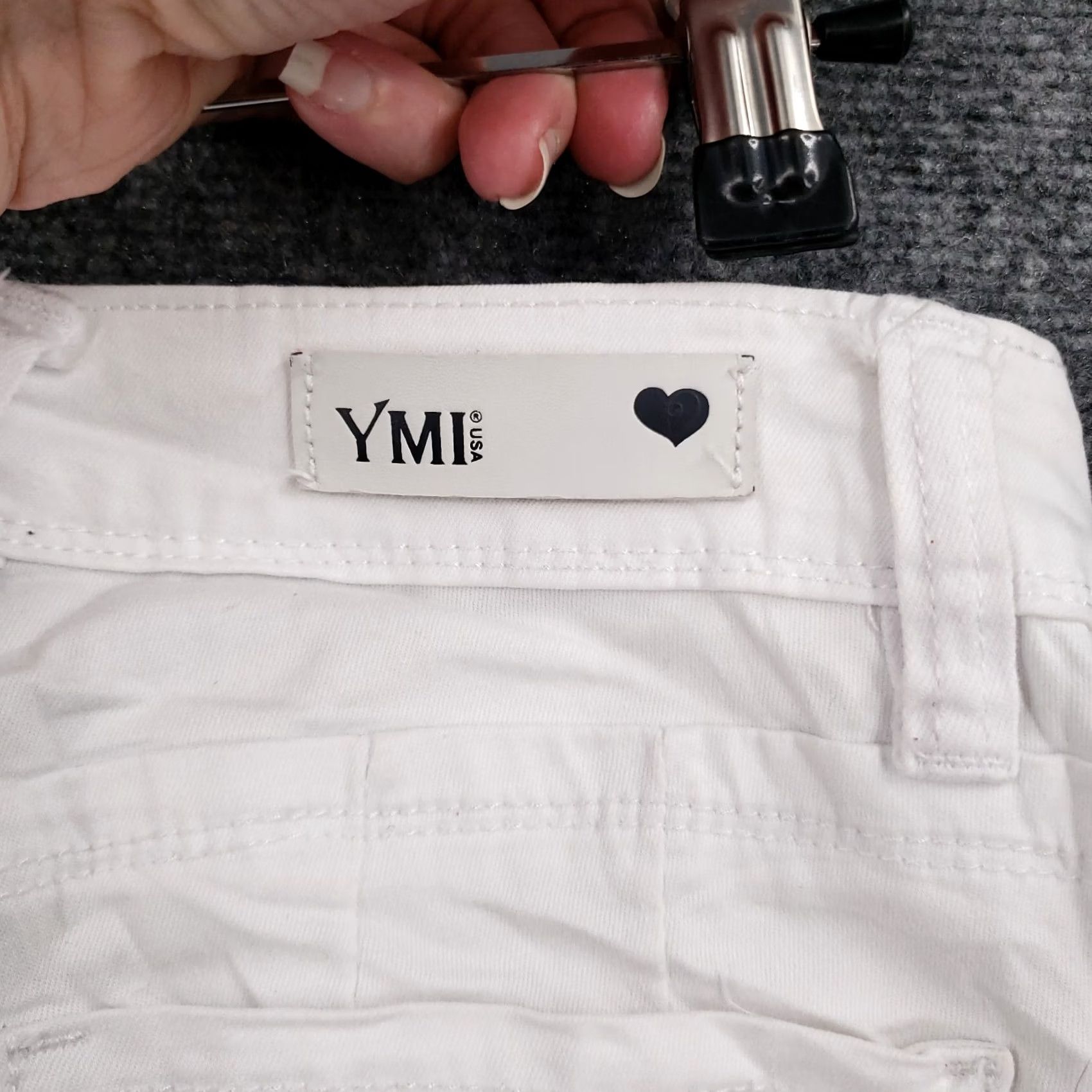 Vintage YMI Jeans Womens 3 Skinny Leg Zip Fly Floral Mid Rise Light Wash White Denim Jeans Women Slim Flower Pattern Cotton Blend White Size 26" / US 2 / IT 38 - 3 Thumbnail