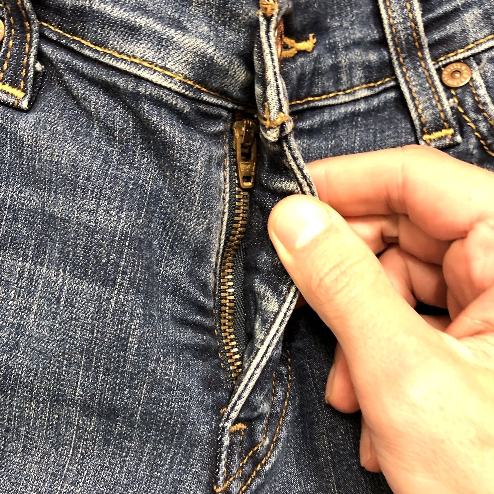 Levi's VINTAGE Levi's 512 Jeans Slim Fit Straight Blue Womens Size 8 28 Inseam Denim 90s Retro Size 30" / US 8 / IT 44 - 5 Thumbnail