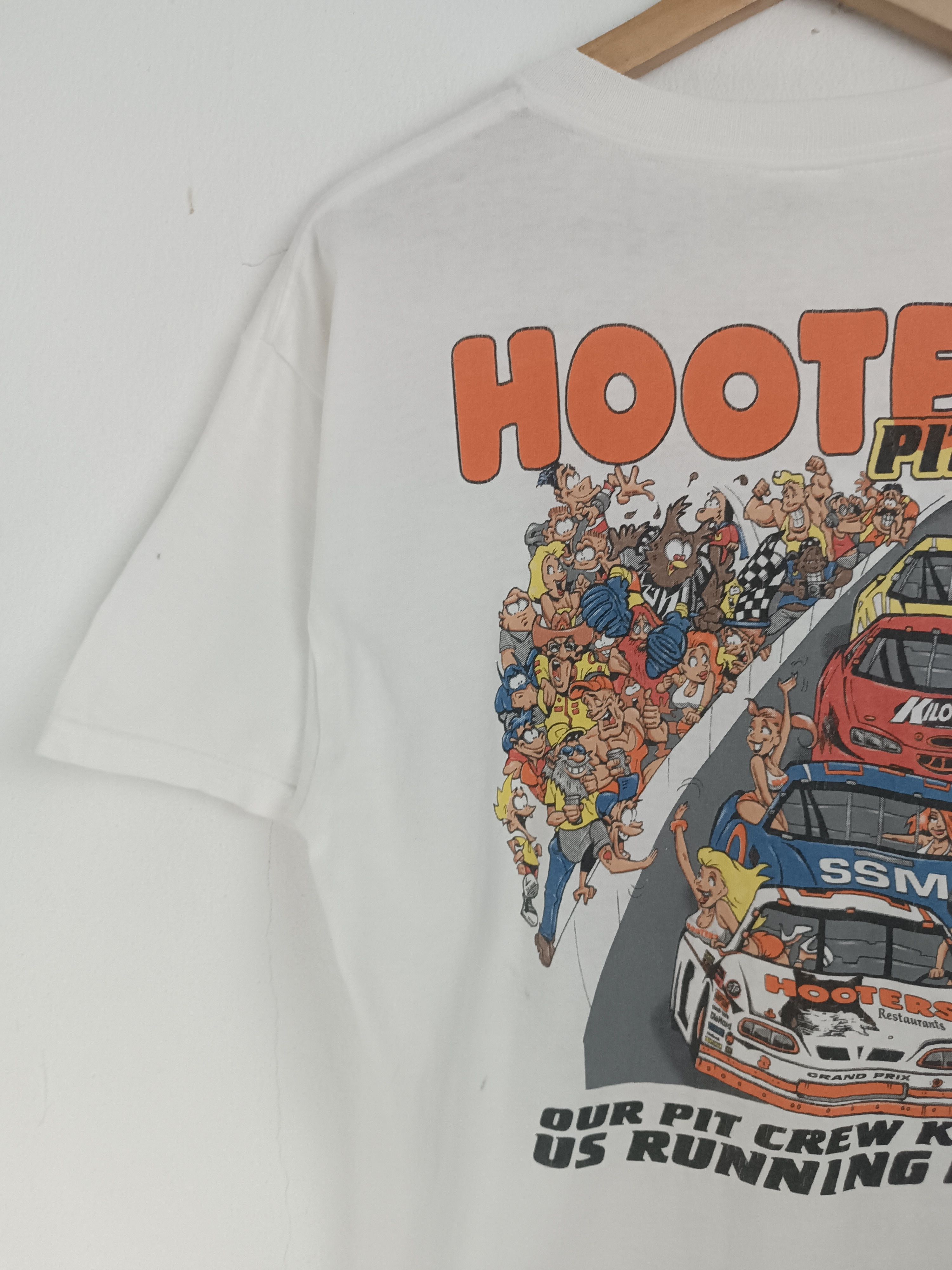 NASCAR VINTAGE '13 STAINED HOOTERS PIT CREW NASCAR RACING TEE Size US M / EU 48-50 / 2 - 13 Thumbnail