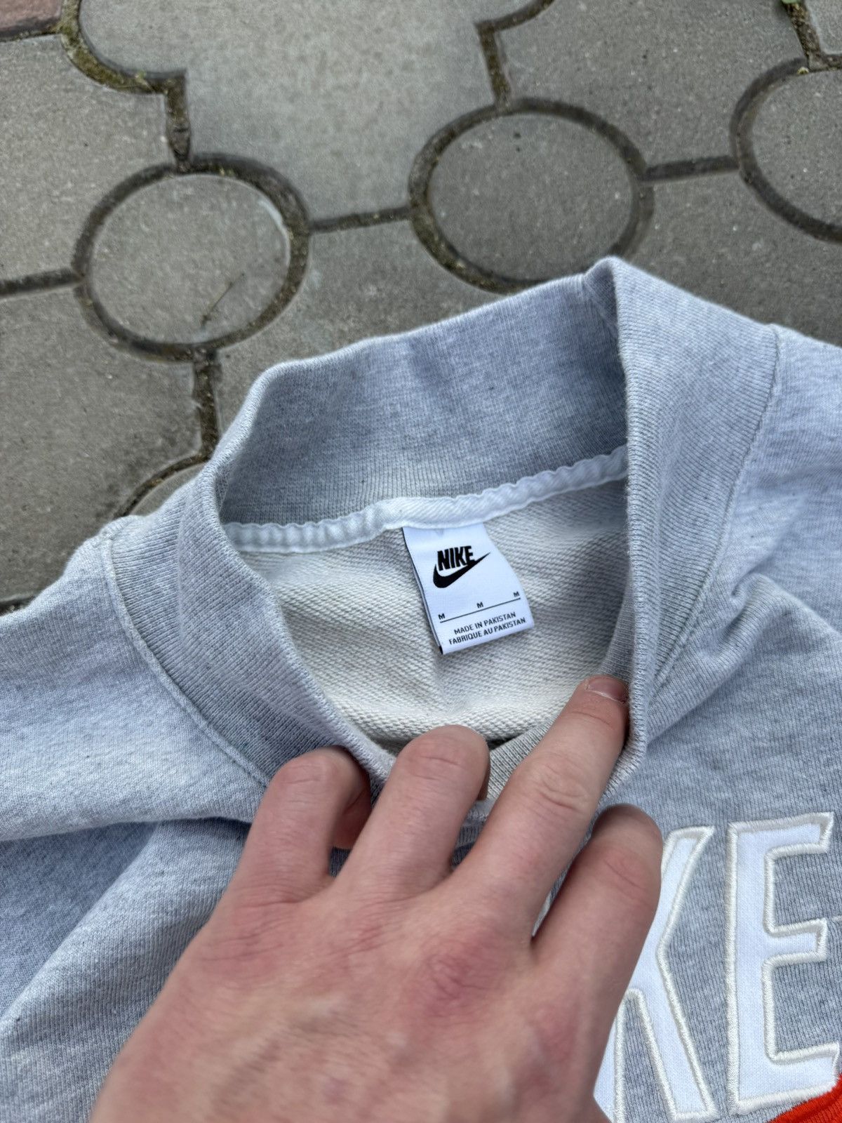 Nike Nike Spell Out Center Logo Sweatshirt Y2K Size US M / EU 48-50 / 2 - 5 Thumbnail
