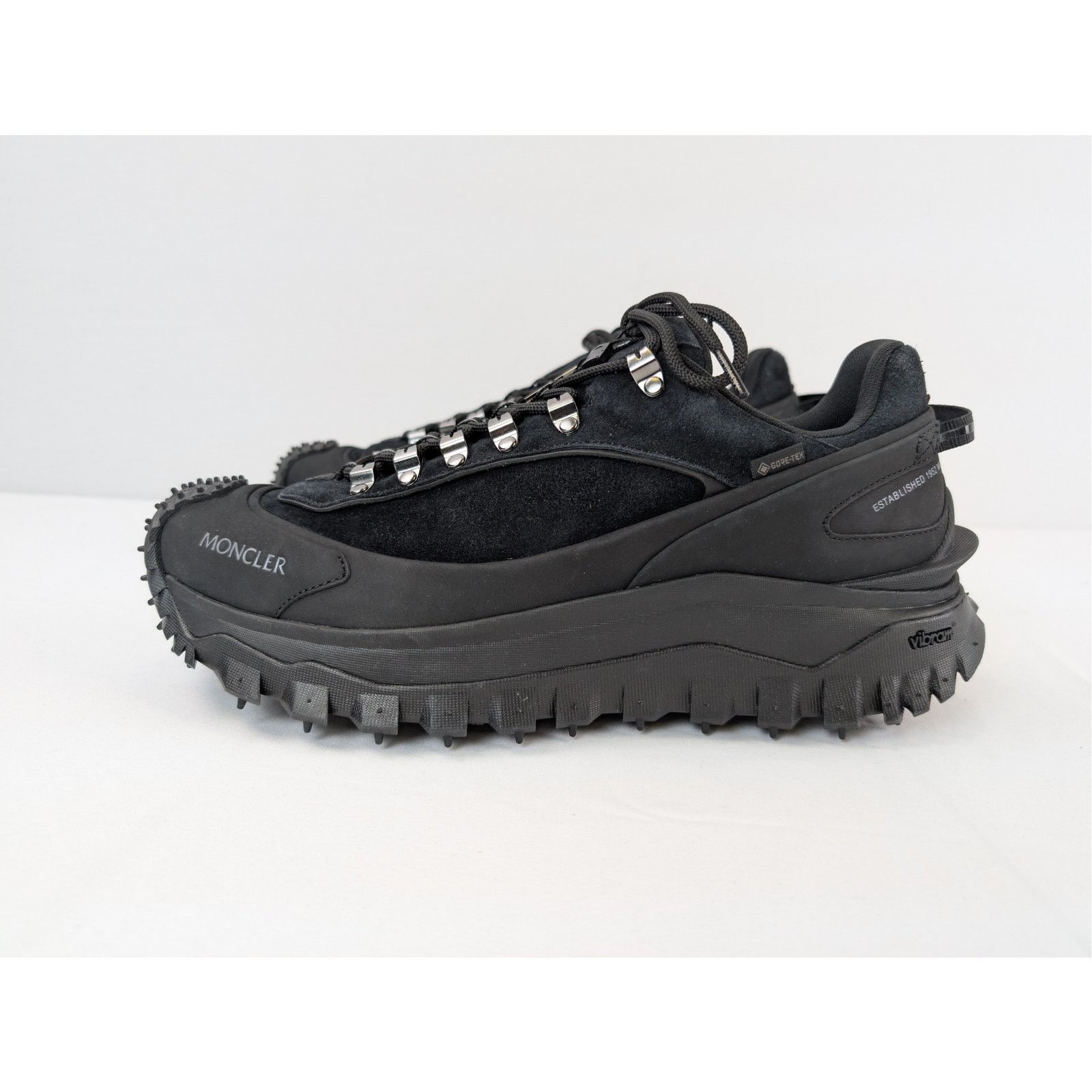 Moncler o1rshd1 Trailgrip Apex low-top sneaker with a Vibram sole Size US 12 / EU 45 - 10 Thumbnail