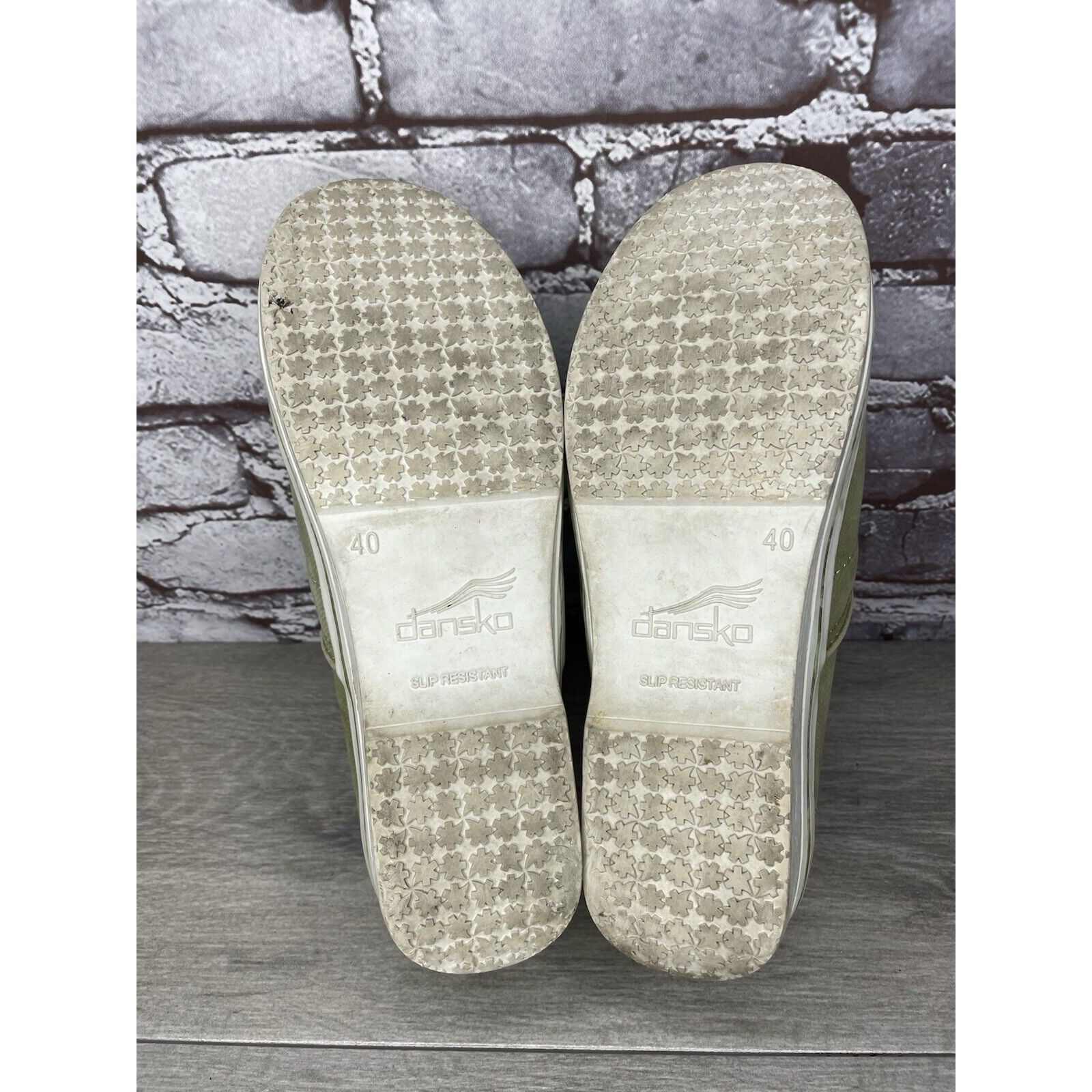 Other Dansko Green White Canvas Slip Resistant Clogs Work Shoes Wo Size US 9.5 / IT 39.5 - 14 Thumbnail