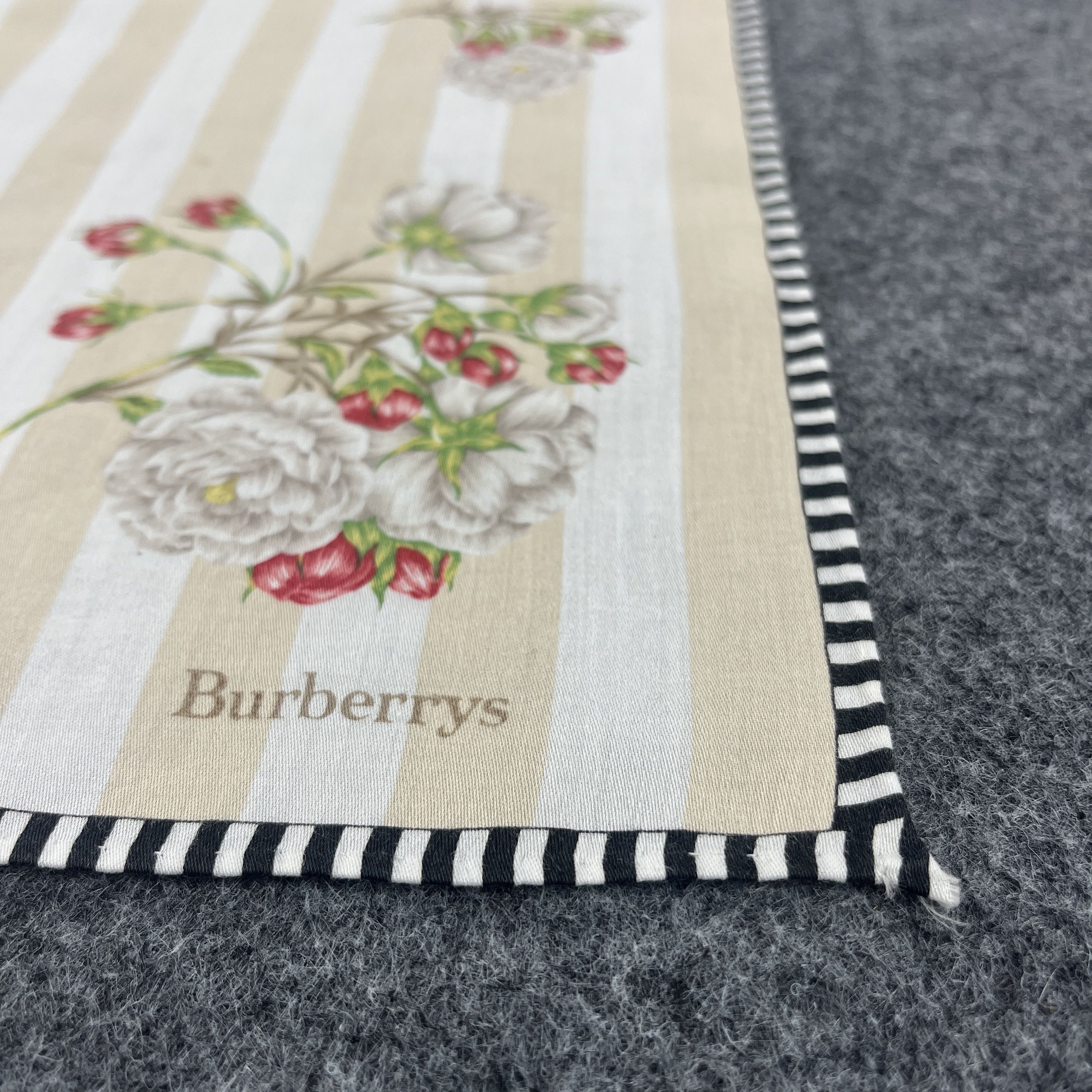 Burberry Burberry Handkerchief / Bandana / Neckerchief B062 Size ONE SIZE - 4 Thumbnail