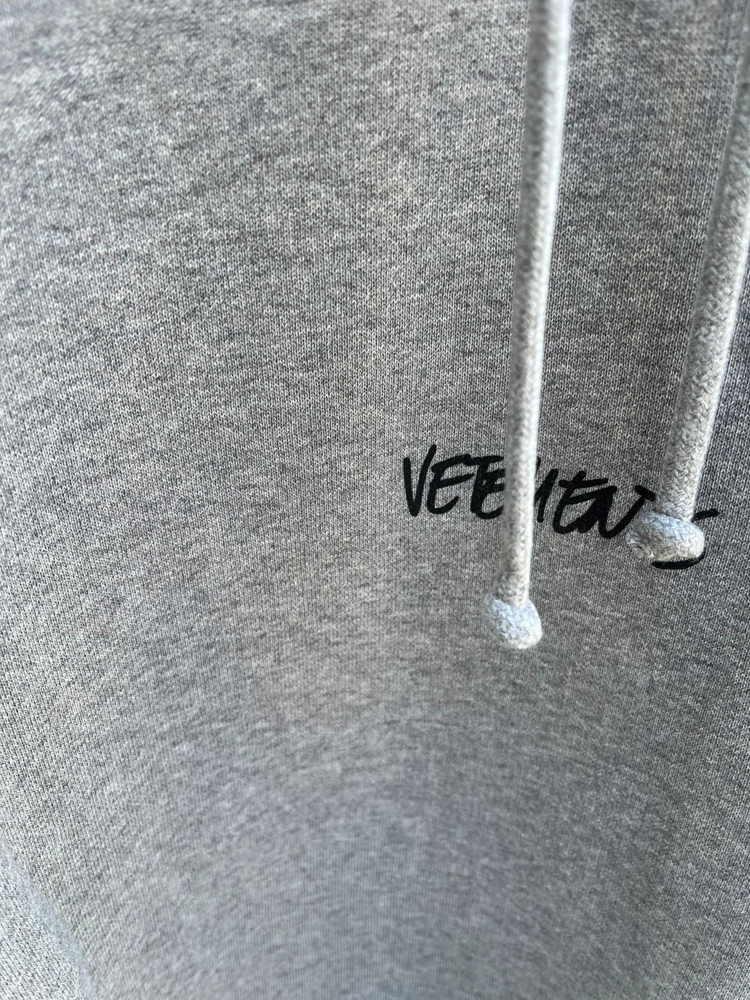 Vetements Written Logo Hoodie in Grey Size US XL / EU 56 / 4 - 8 Thumbnail