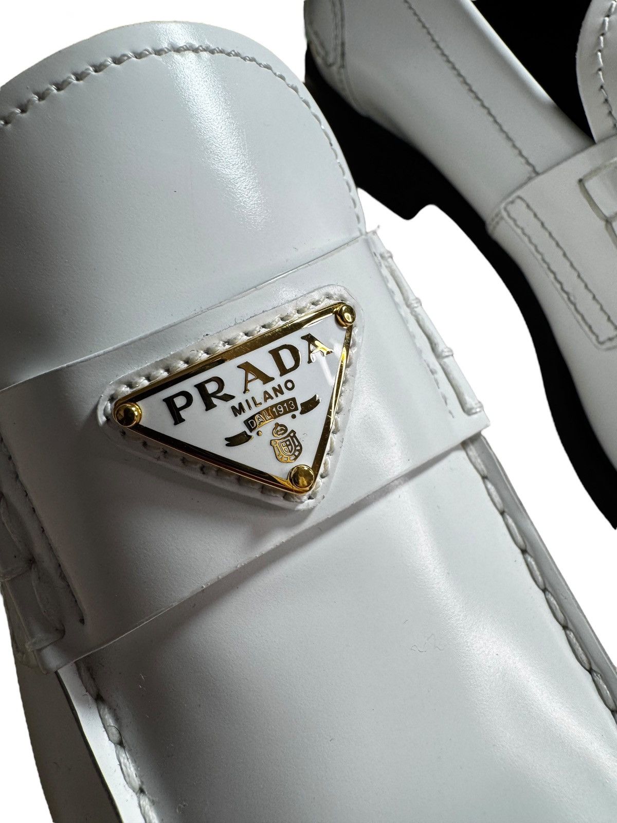 Prada Prada white leather loafers with gold logo, size 41 Size US 11 / IT 41 - 2 Thumbnail