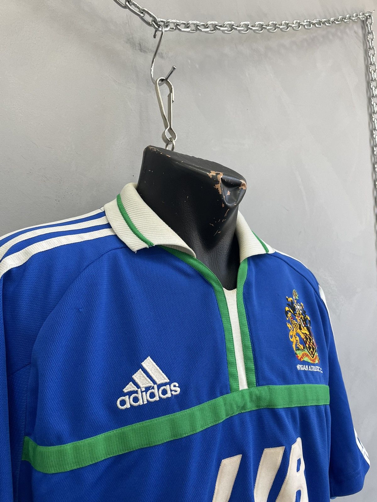 Adidas Vintage retro wigan athletic 2000s jersey t shirt Size US L / EU 52-54 / 3 - 4 Thumbnail