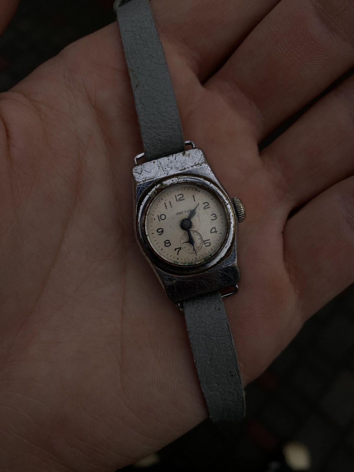 Jewelry × Vintage Zvezda Vintage Mechanical Watch, Fully Working Size ONE SIZE - 4 Thumbnail