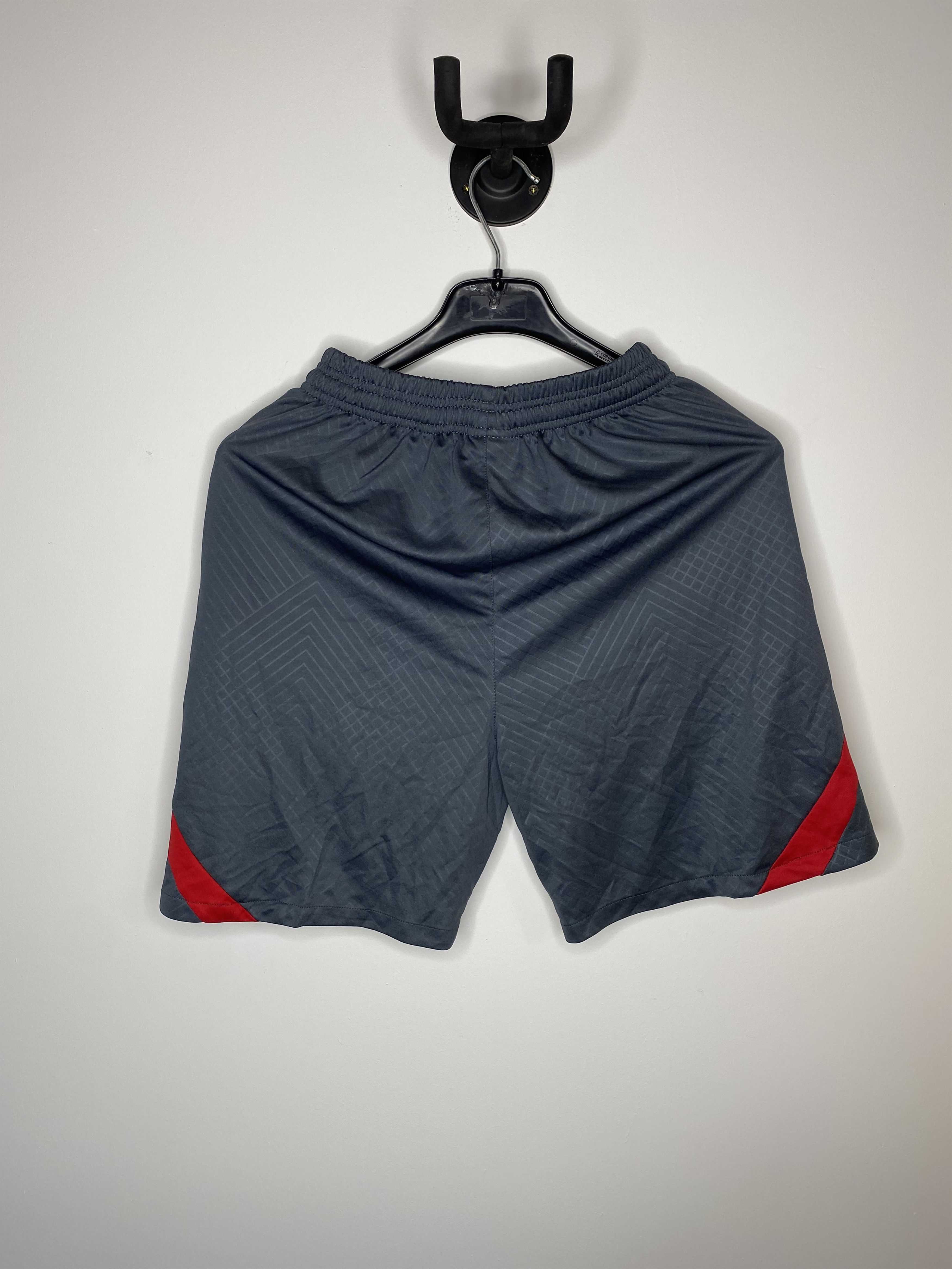 Nike LIVERPOOL 2021 2022 FOOTBALL SOCCER SHORTS NIKE SIZE M Size US 32 / EU 48 - 2 Thumbnail