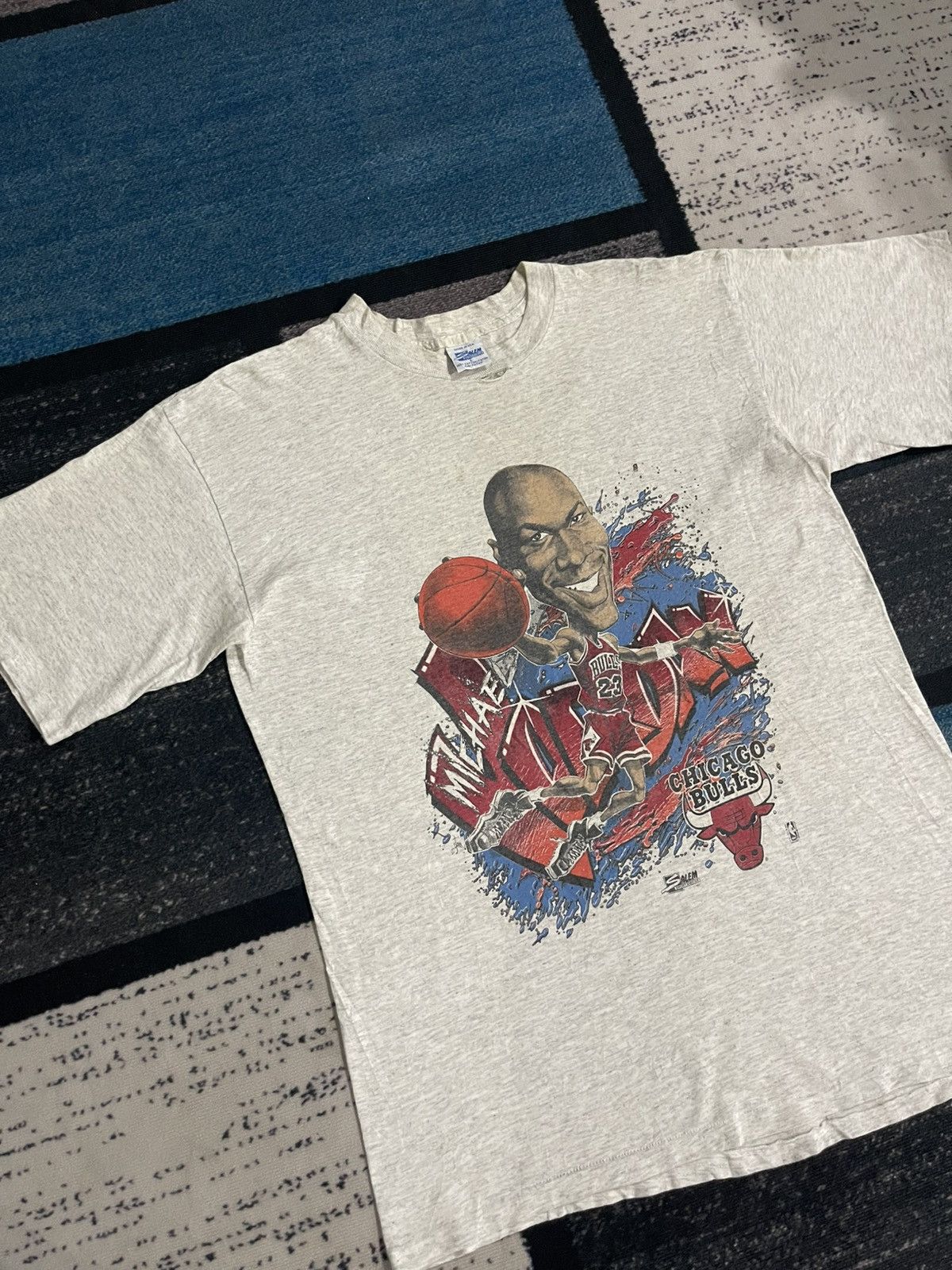 NBA Vintage Micheal Jordan Chicago Bulls Tshirt Size US L / EU 52-54 / 3 - 4 Thumbnail