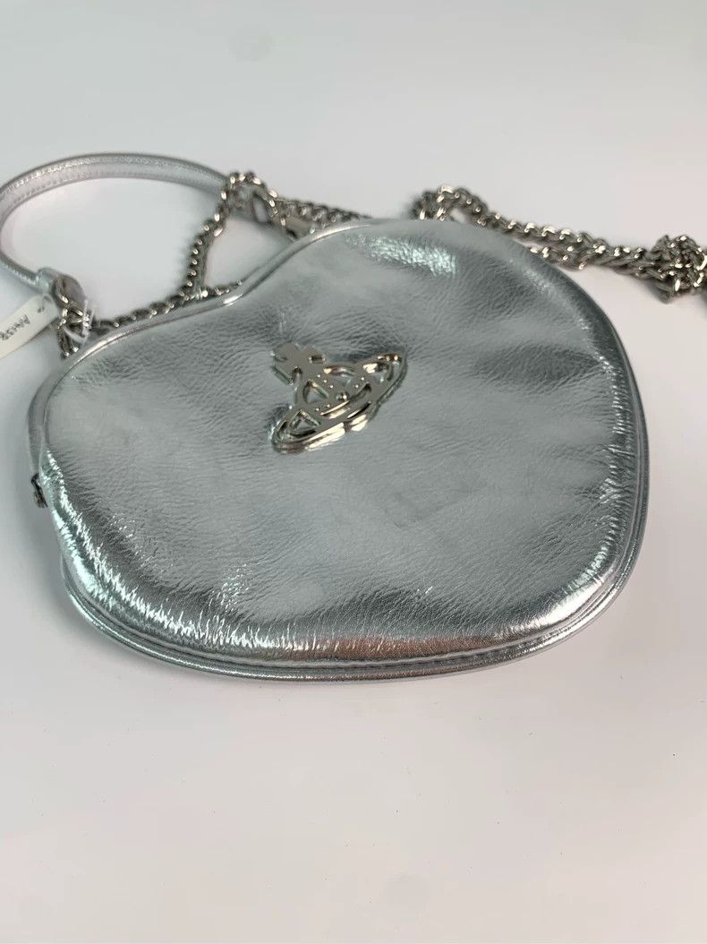 Vivienne Westwood Vivienne Westwood size os Belle Saturn Logo Kiss Clasp Hear Size ONE SIZE - 3 Thumbnail