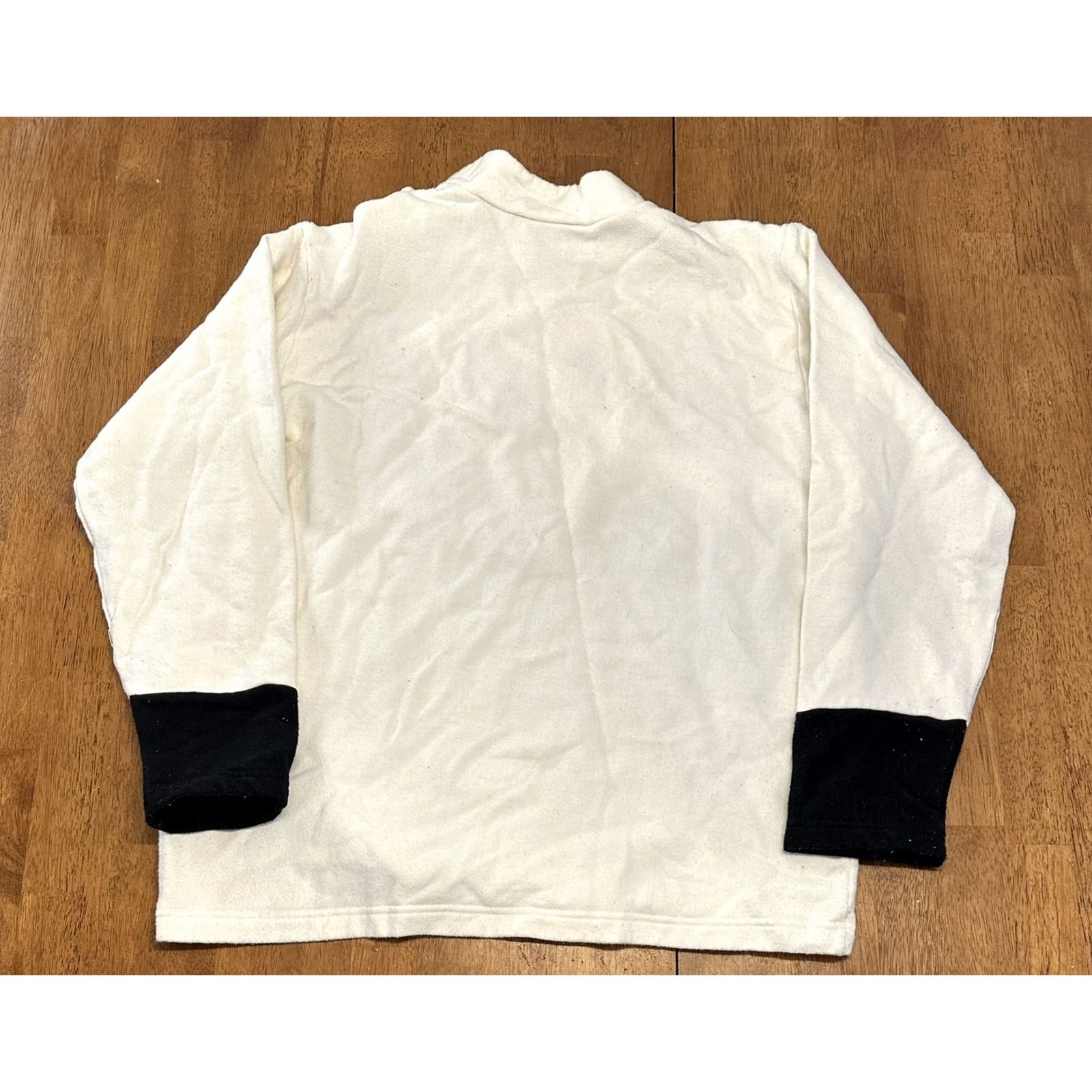 Disney VINTAGE Disney 101 Dalmatians Sweatshirt Large Small White 90s Mens Size US L / EU 52-54 / 3 - 7 Thumbnail