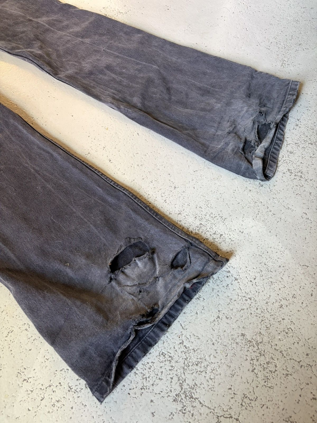 Balenciaga BALENCIAGA FALL22 LOST TAPE FLARED GREY JEANS SZ:XS Size US 30 / EU 46 - 9 Thumbnail