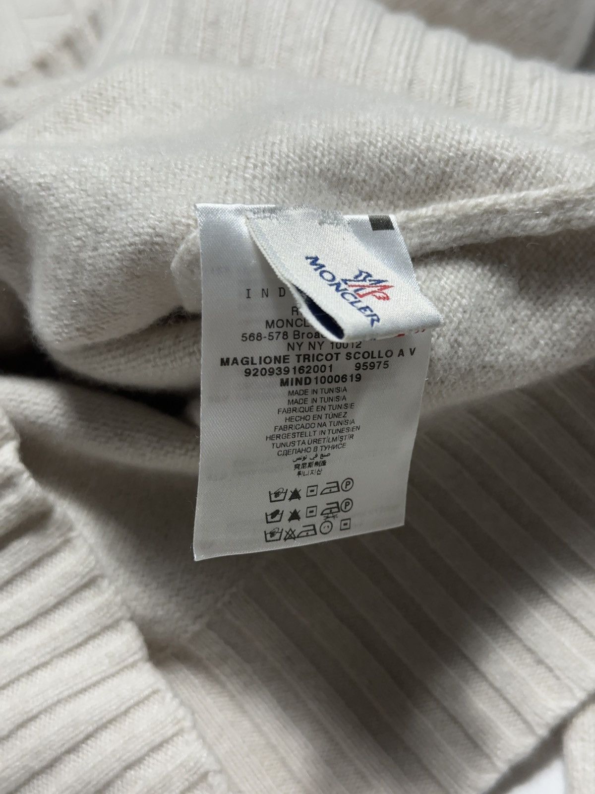 Moncler Moncler Maglione Tricot Scollo A V Wool Sweater Size L / US 10 / IT 46 - 5 Thumbnail