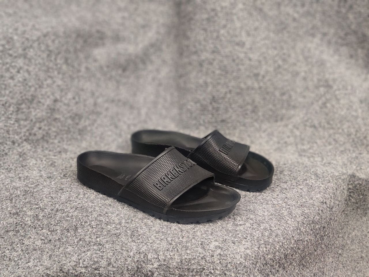 Birkenstock Birkenstock Barbados eva black sandals Slide Slip On Unisex Size US 7 / IT 37 - 4 Thumbnail
