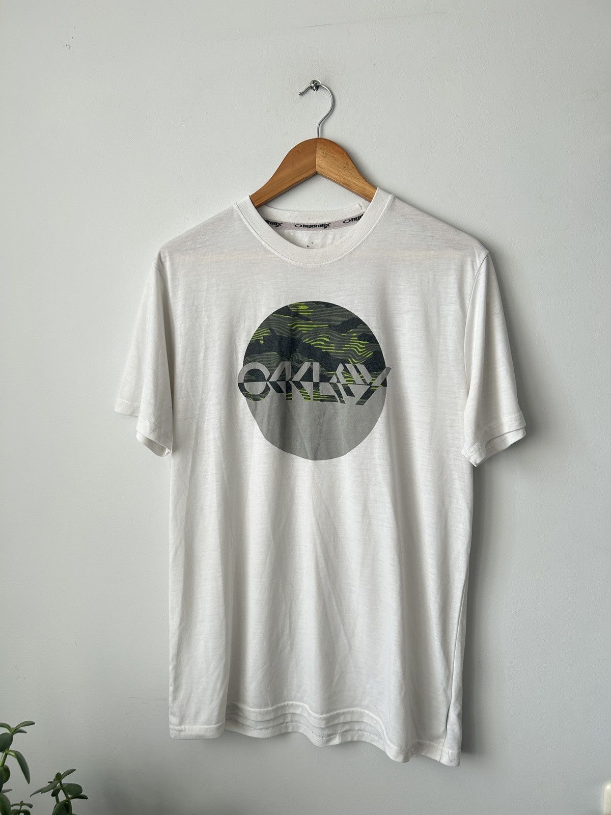 Oakley × Vintage OAKLEY T Shirt Size US L / EU 52-54 / 3 - 1 Thumbnail