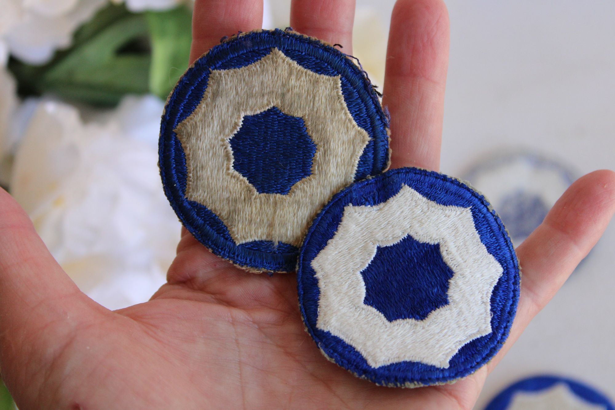 Vintage Vintage 1940s Patch, 9th Service Command Blue Circle with Wh Size ONE SIZE - 12 Thumbnail