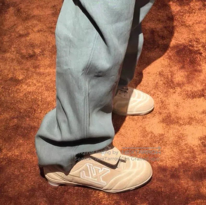 Louis Vuitton Louis Vuitton Footprint Soccer Suede Soccer Shoes Size US 10 / EU 43 - 7 Thumbnail
