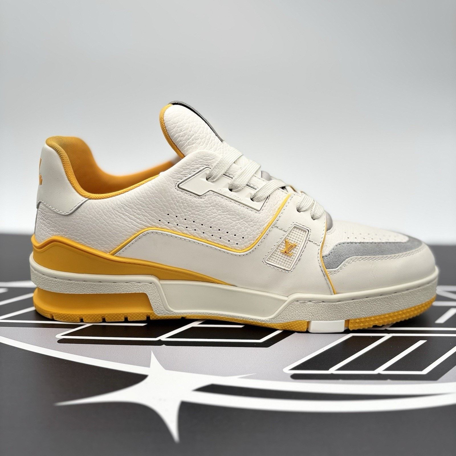 Louis Vuitton Louis Vuitton Trainer ' White Yellow ' | GOOD CONDITION! Size US 7.5 / EU 40-41 - 13 Thumbnail