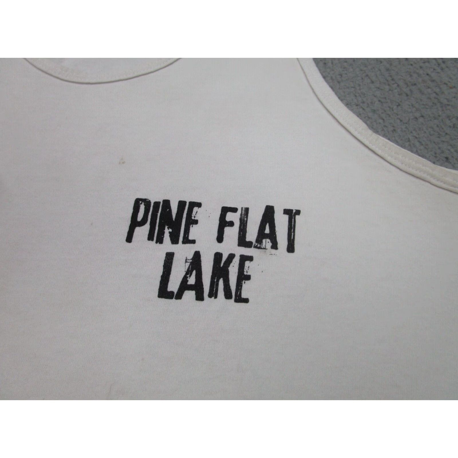 Gildan VINTAGE Pine Flat Lake Shirt Mens XL White Grunge Fisherman Tank Top Boat Marina USA 90s Gildan T-Shirt Size US XL / EU 56 / 4 - 4 Thumbnail