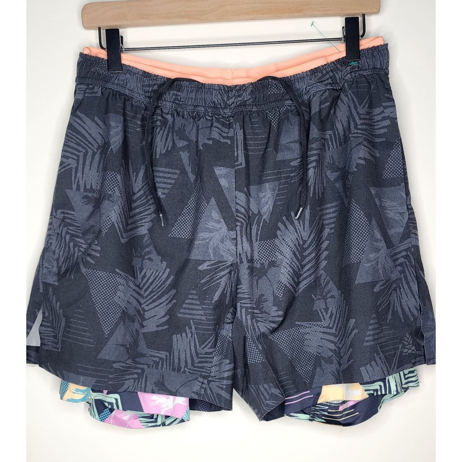 Chubbies Chubbies L 5.5" Inseam Ultimate Training Shorts Gray & Black Size US 34 / EU 50 - 1 Thumbnail