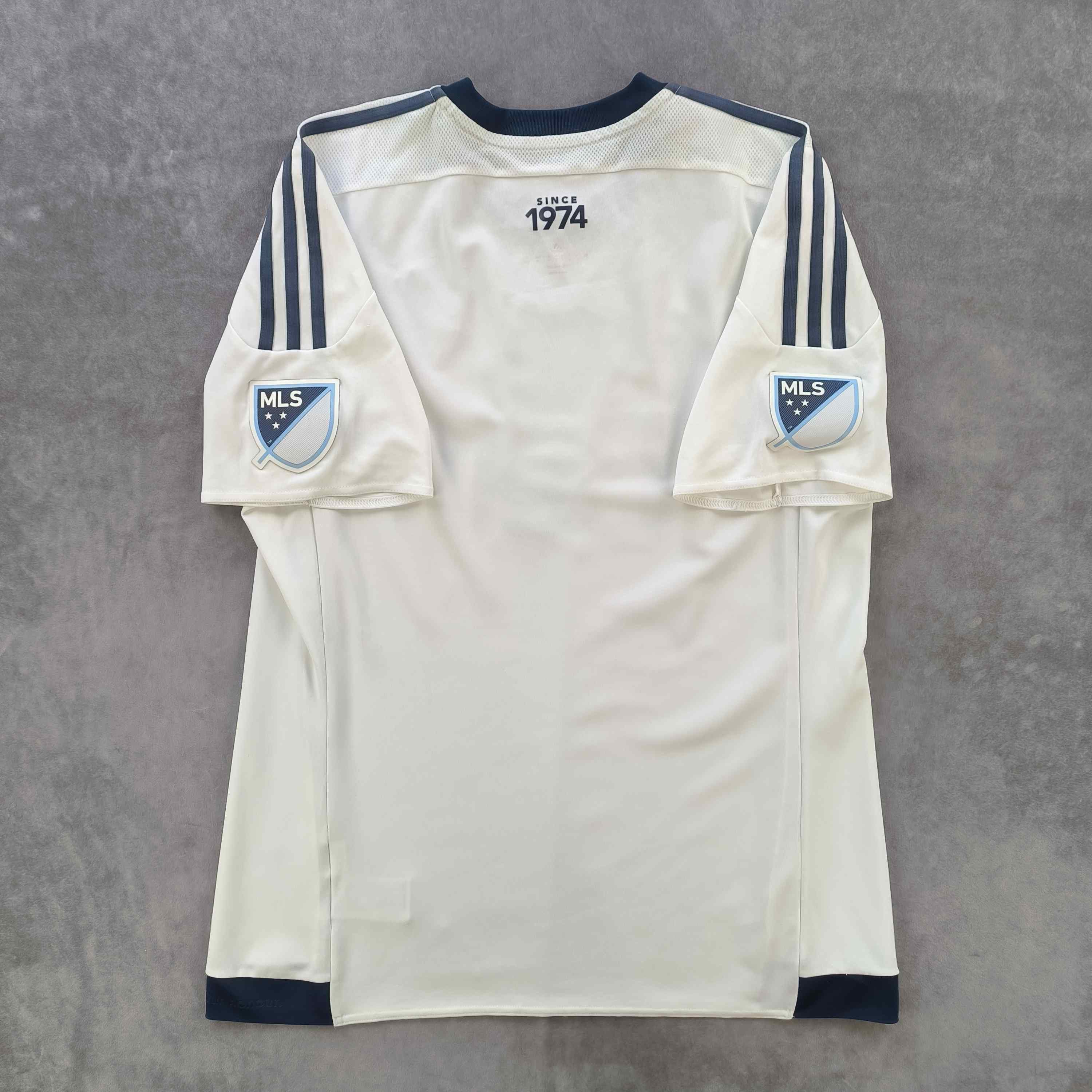 Adidas Vancouver Whitecaps 2015-16 Adidas home football jersey sz L Size US L / EU 52-54 / 3 - 2 Thumbnail
