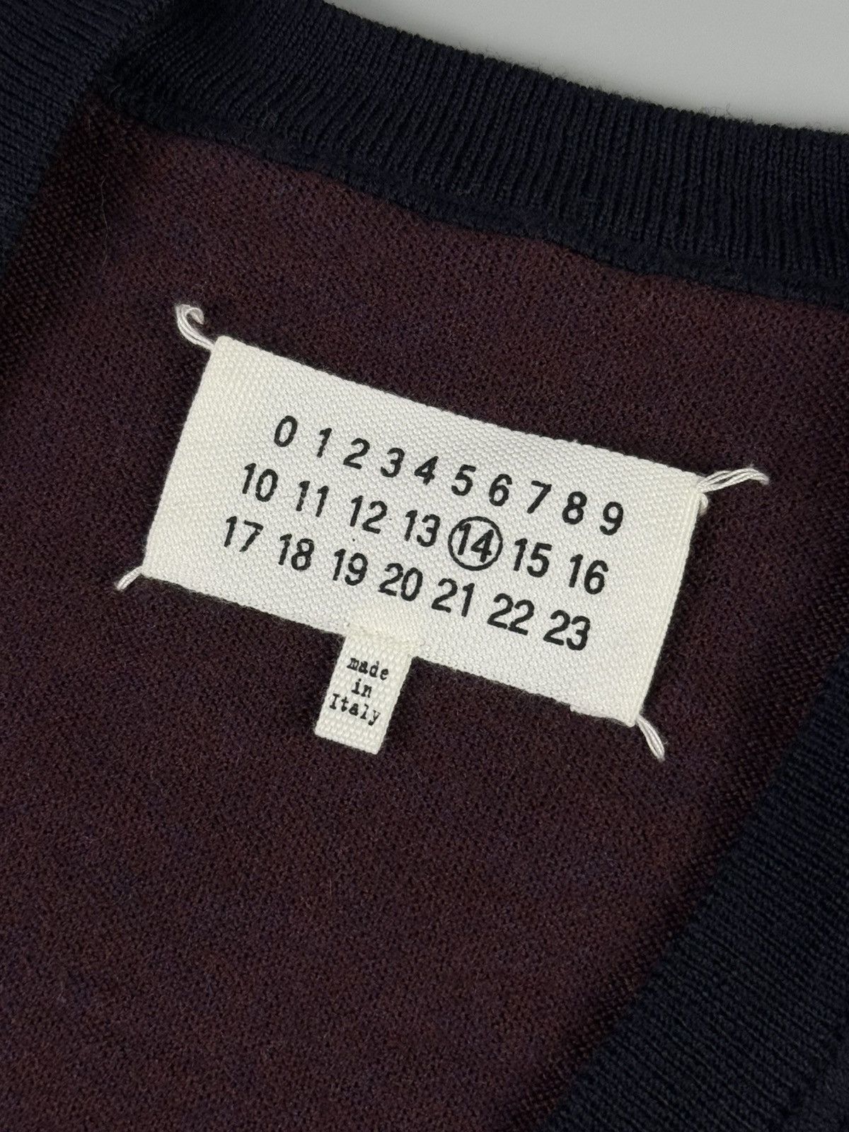 Maison Margiela Maison Margiela - A/W15 - Tricolor V-neck Knit Sweater Size US S / EU 44-46 / 1 - 7 Thumbnail