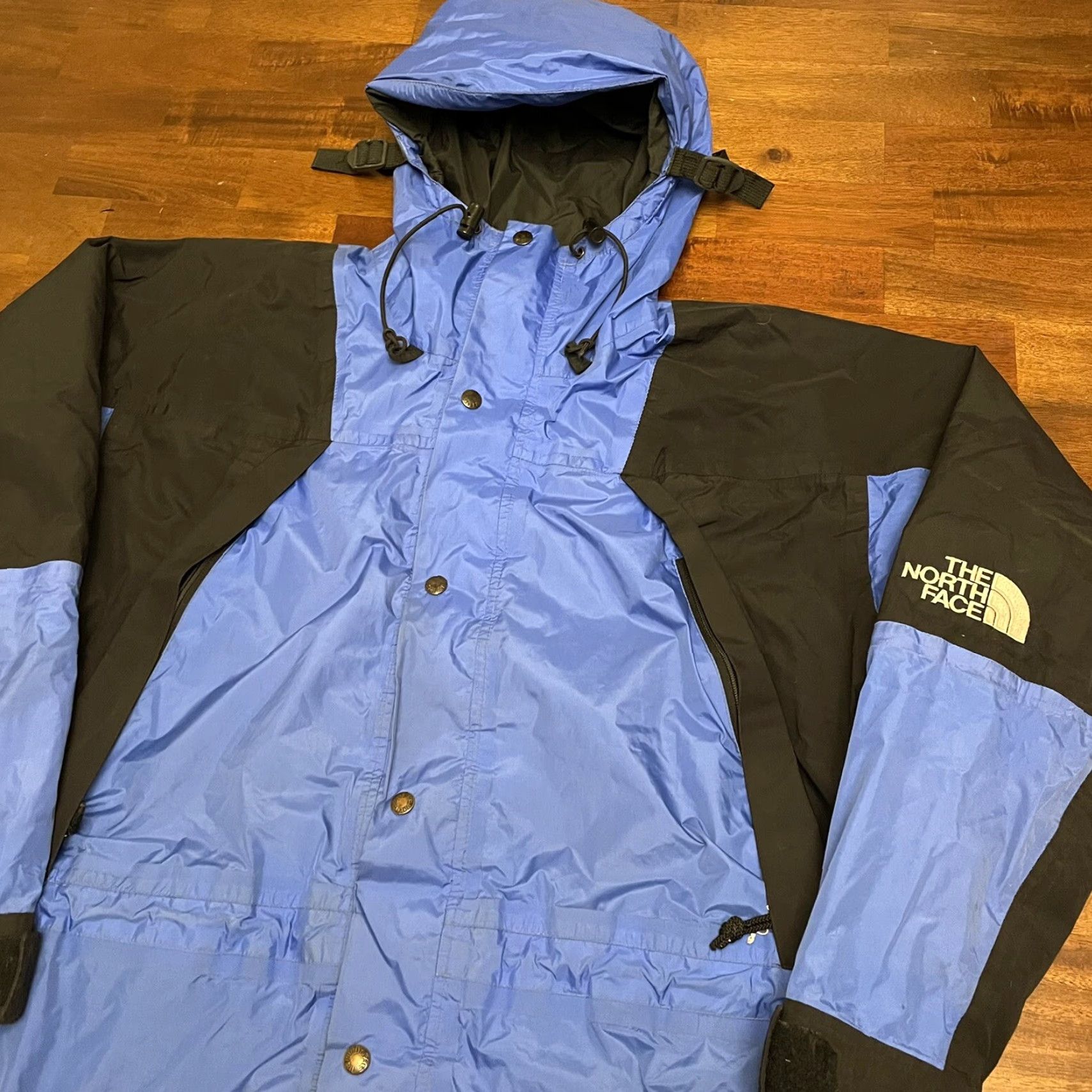 The North Face VINTAGE The North Face Mountain Light Gore-Tex Jacket Mens M USA Royal Blue Windbreaker Water Resistant Size US M / EU 48-50 / 2 - 2 Thumbnail