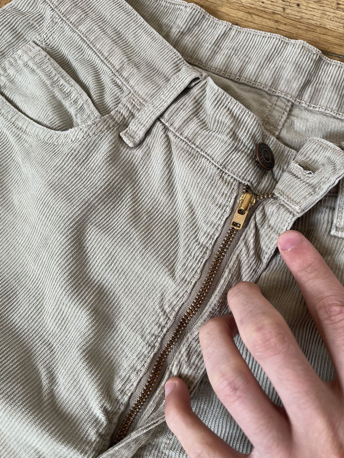 Levi's Vintage Levi’s Cream Jeans Corduroy Denim Baggy Fit 33x34 Size US 34 / EU 50 - 10 Thumbnail