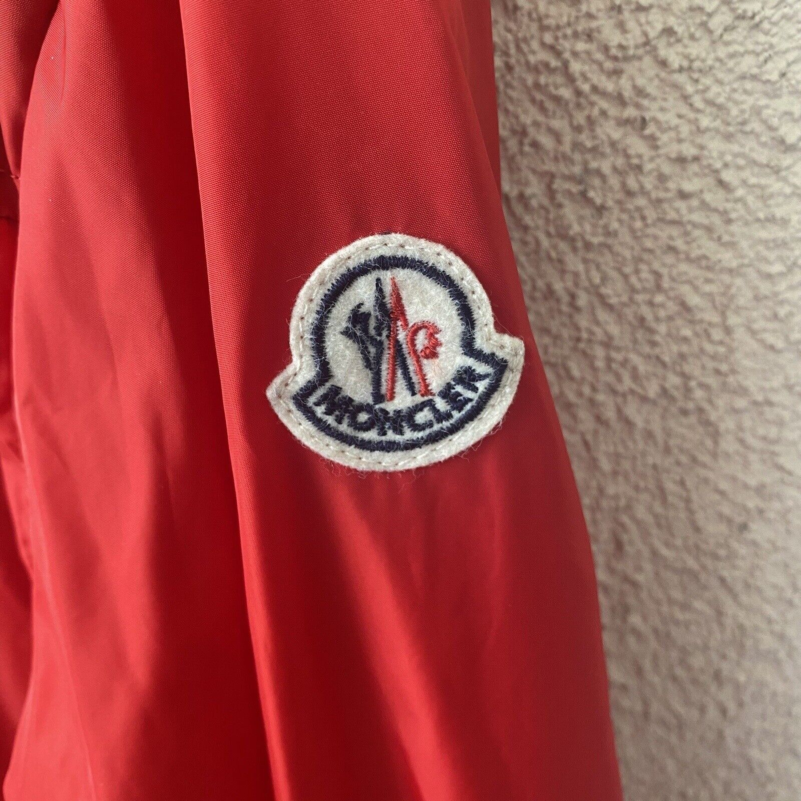 Moncler MONCLER Men’s Jacket Red Urville Giubutto Nylon Windbreaker Size US M / EU 48-50 / 2 - 15 Thumbnail