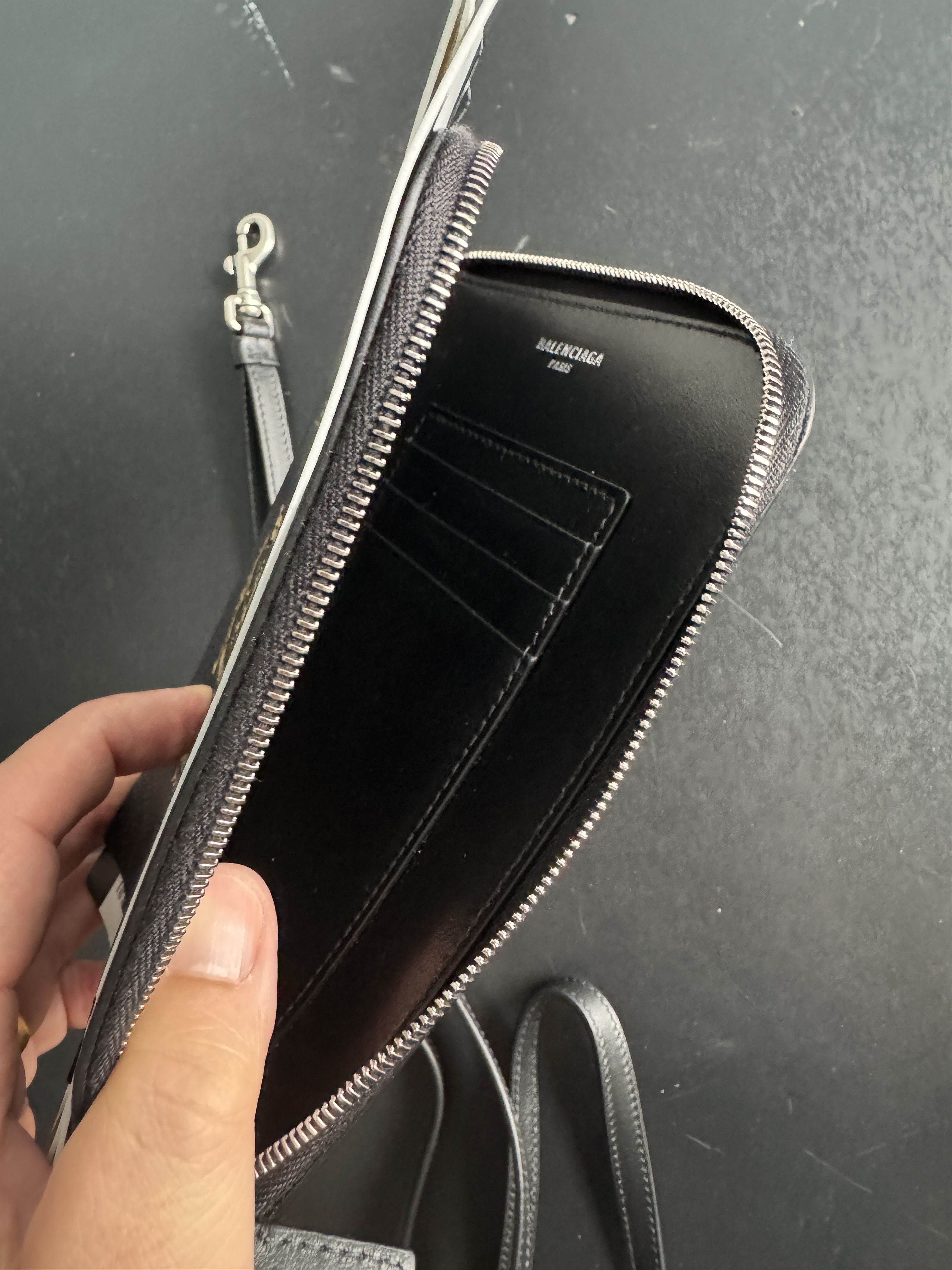 Balenciaga Balenciaga Passport Phone Holder Size ONE SIZE - 6 Thumbnail