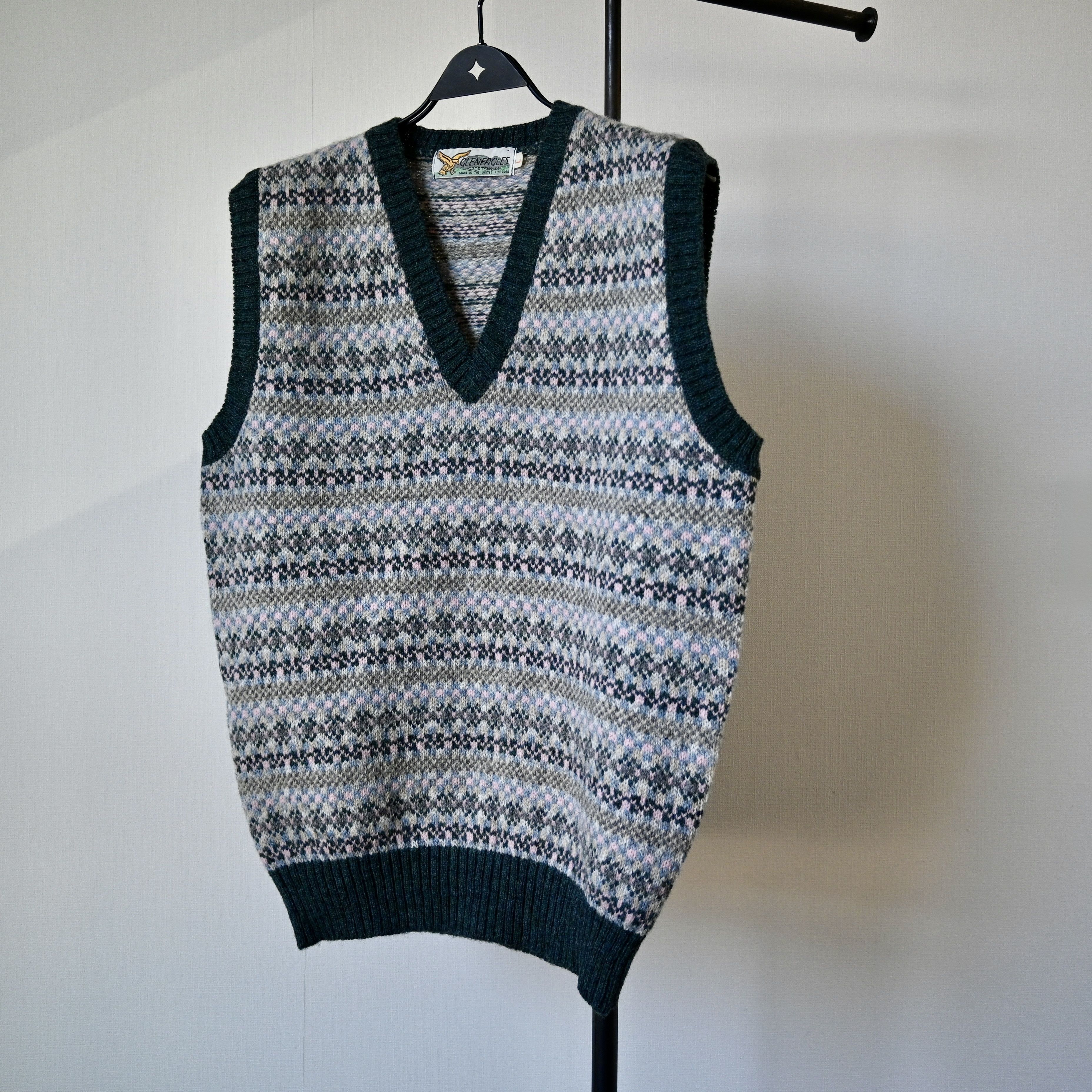 Vintage VTG 1990s GLENEAGLES wool Fair Isle knit best, made in Italy Size US L / EU 52-54 / 3 - 19 Thumbnail