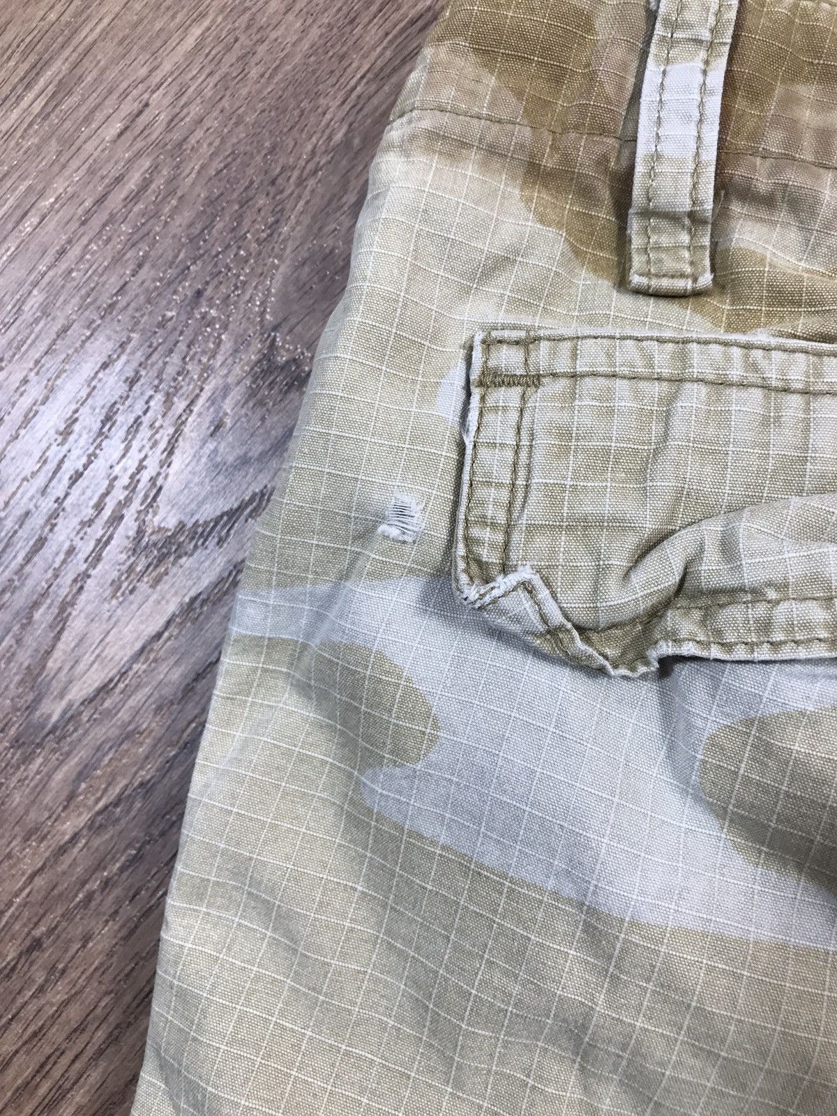 Carhartt × Vintage Vintage Carhartt Khaki Shorts Size US 31 - 17 Thumbnail