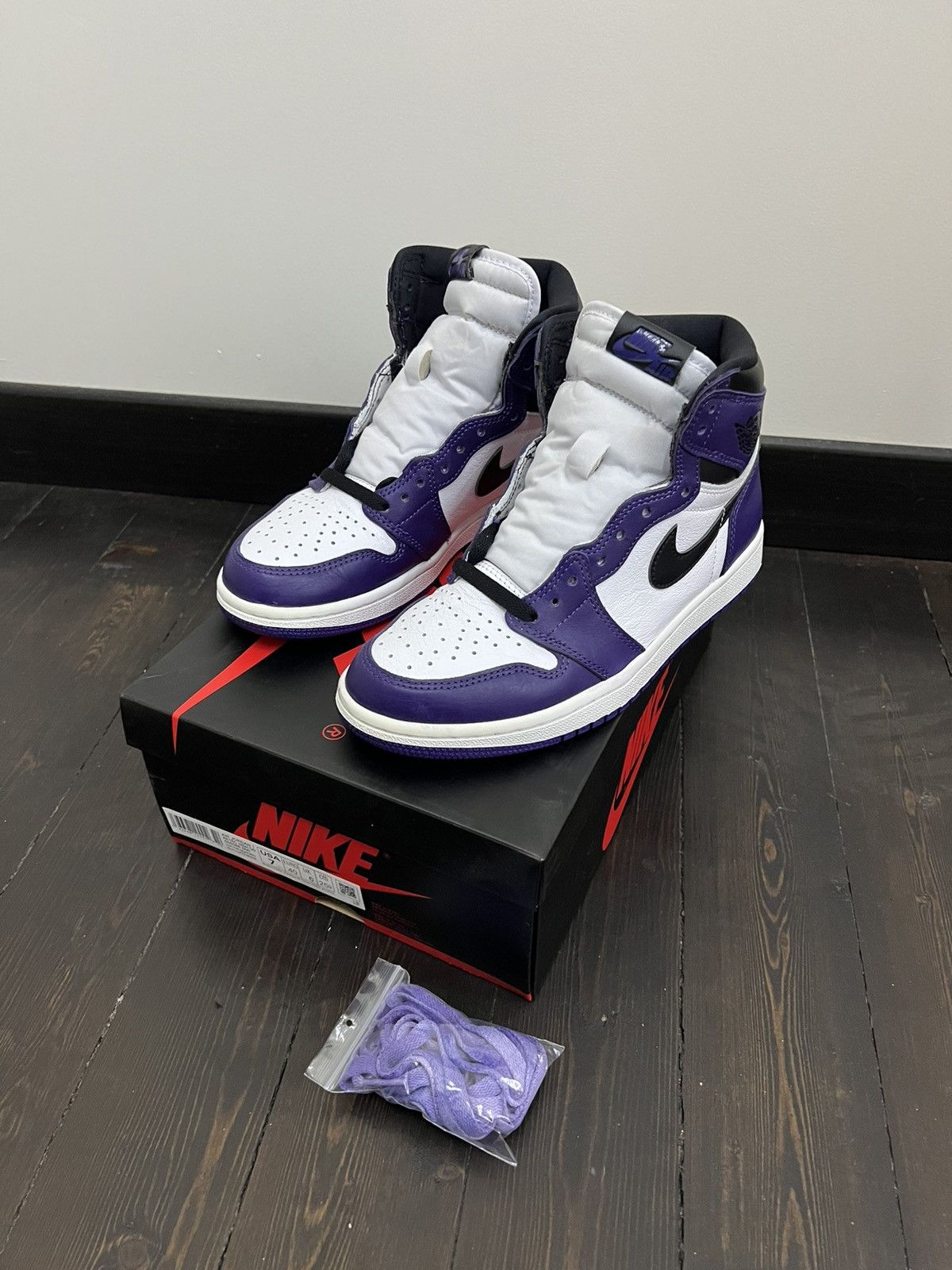 Jordan Brand Air jordan 1 High court purple Size US 7 / EU 40 - 1 Thumbnail