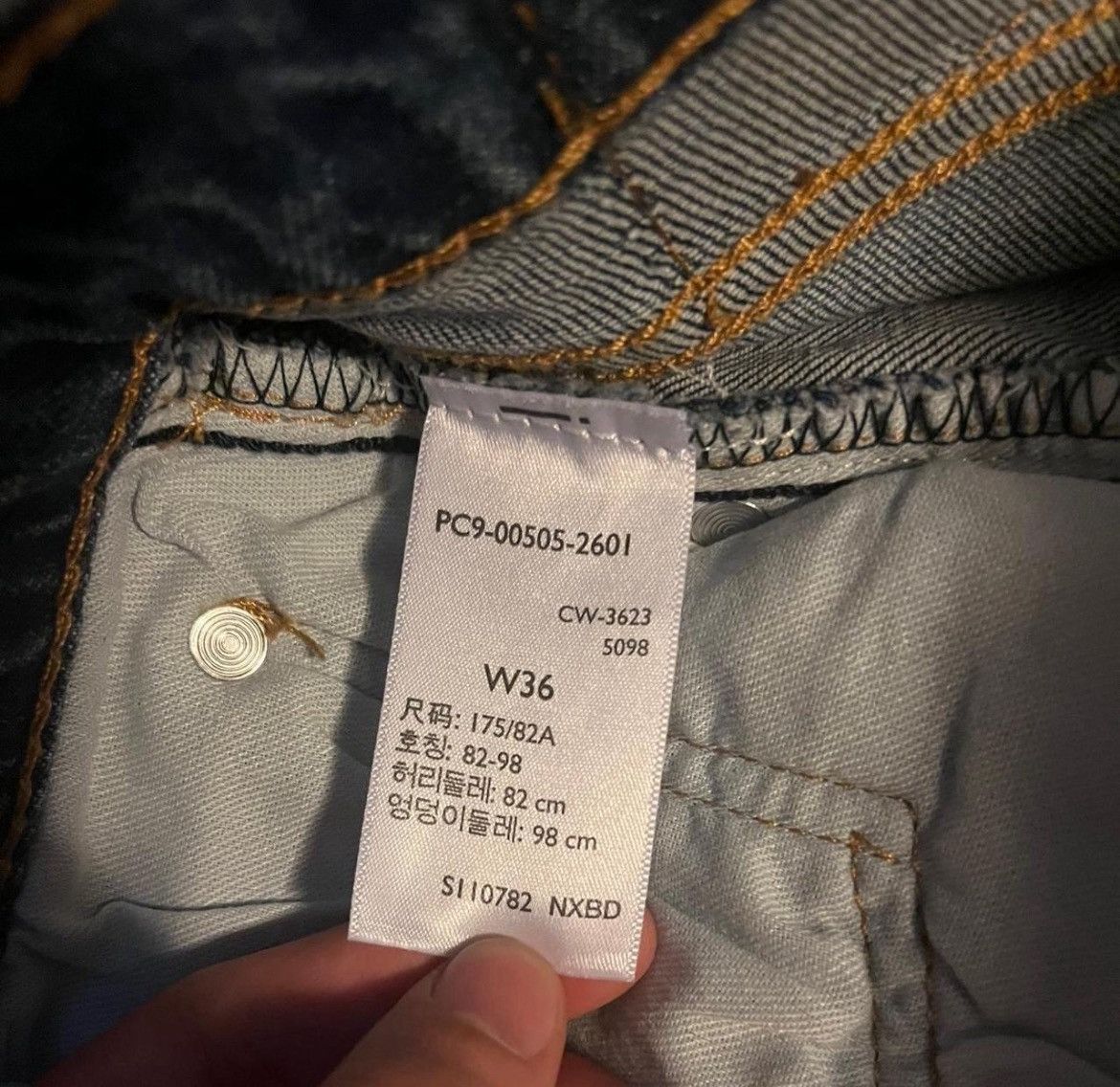 Levi's Levi’s Jean shorts - Never worn(still has tag) Size US 36 / EU 52 - 5 Thumbnail