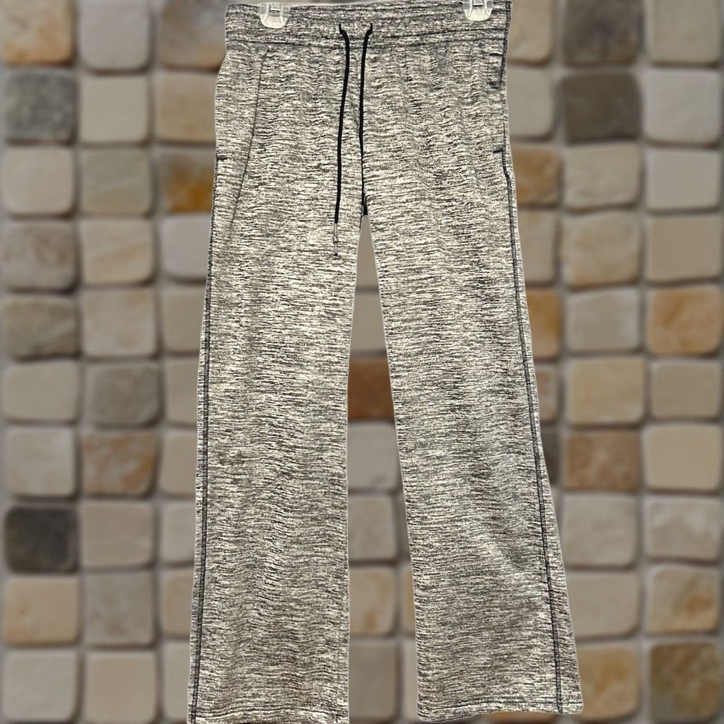 Under Armour Under Armour Storm 1 Gym Yoga Pants Women S Gray Elastic Waist Drawstring Pockets 100% Polyester Wide-Leg Inseam 30 Size 28" / US 6 / IT 42 - 1 Thumbnail