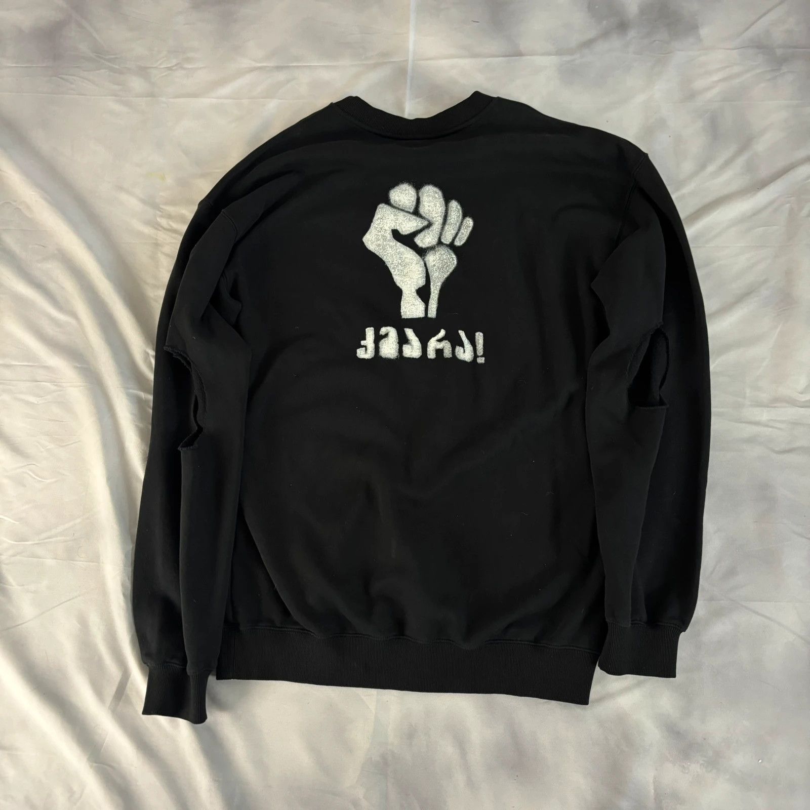Vetements Vetements ss19 cut out sweatshirt Size US M / EU 48-50 / 2 - 4 Thumbnail