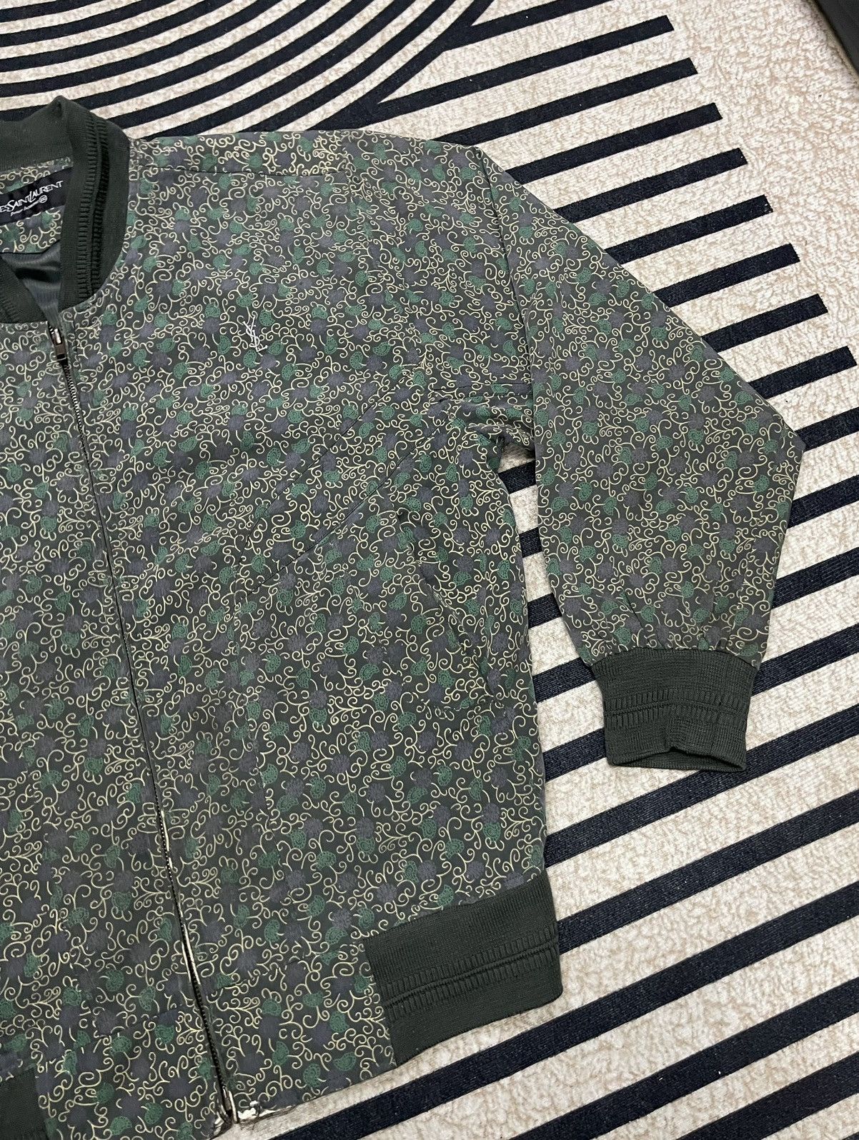 Yves Saint Laurent 90s YVES SAINT LAURENT POUR HOMME FULLPRINT ABSTRACT DESIGN Size US M / EU 48-50 / 2 - 5 Thumbnail