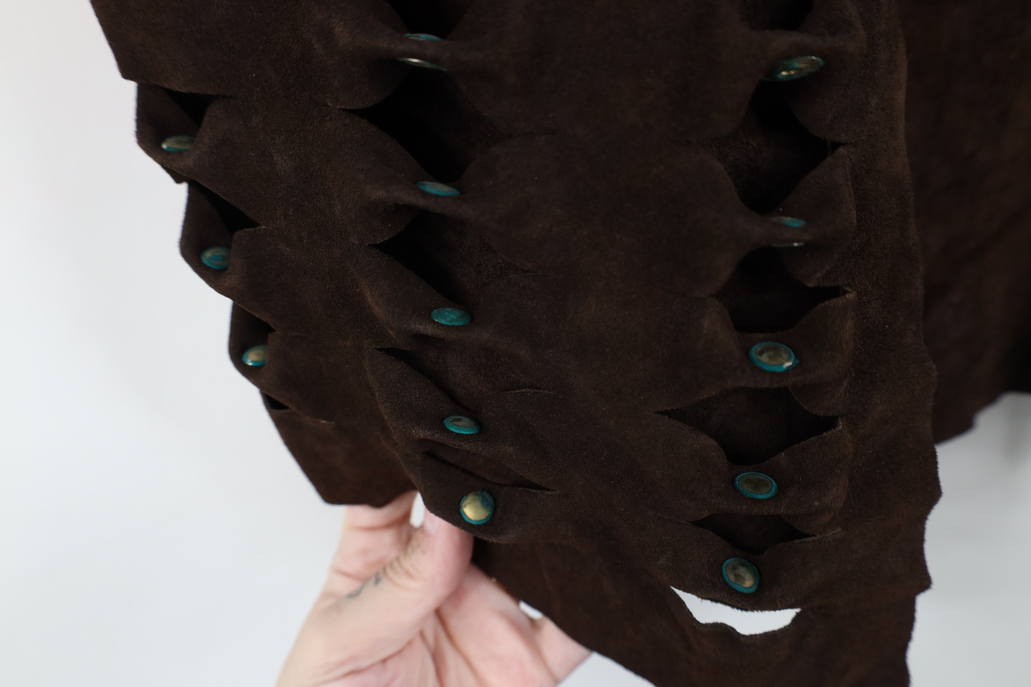 Vintage Vintage 60s 70s Boho Chic Riveted Suede Leather Vest Size M / US 6-8 / IT 42-44 - 7 Thumbnail
