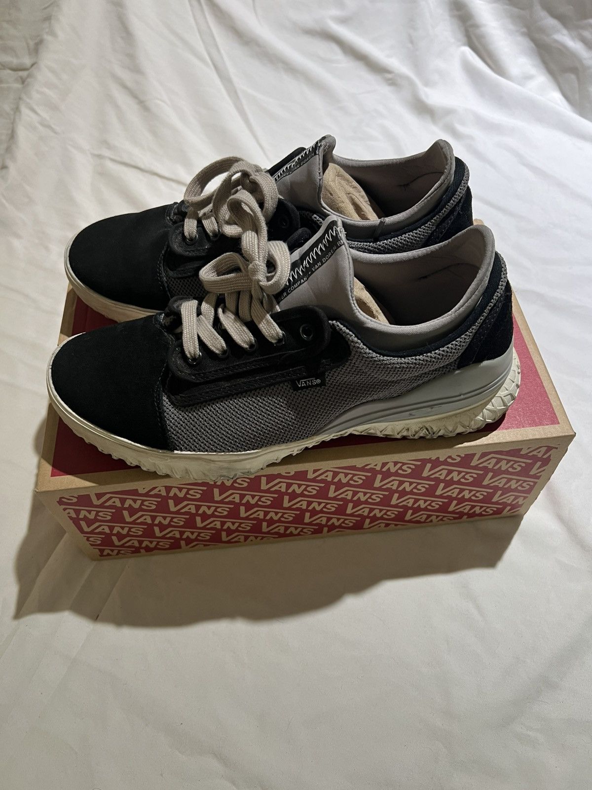 Vans Vans City CMT Size US 11 / EU 44 - 3 Thumbnail